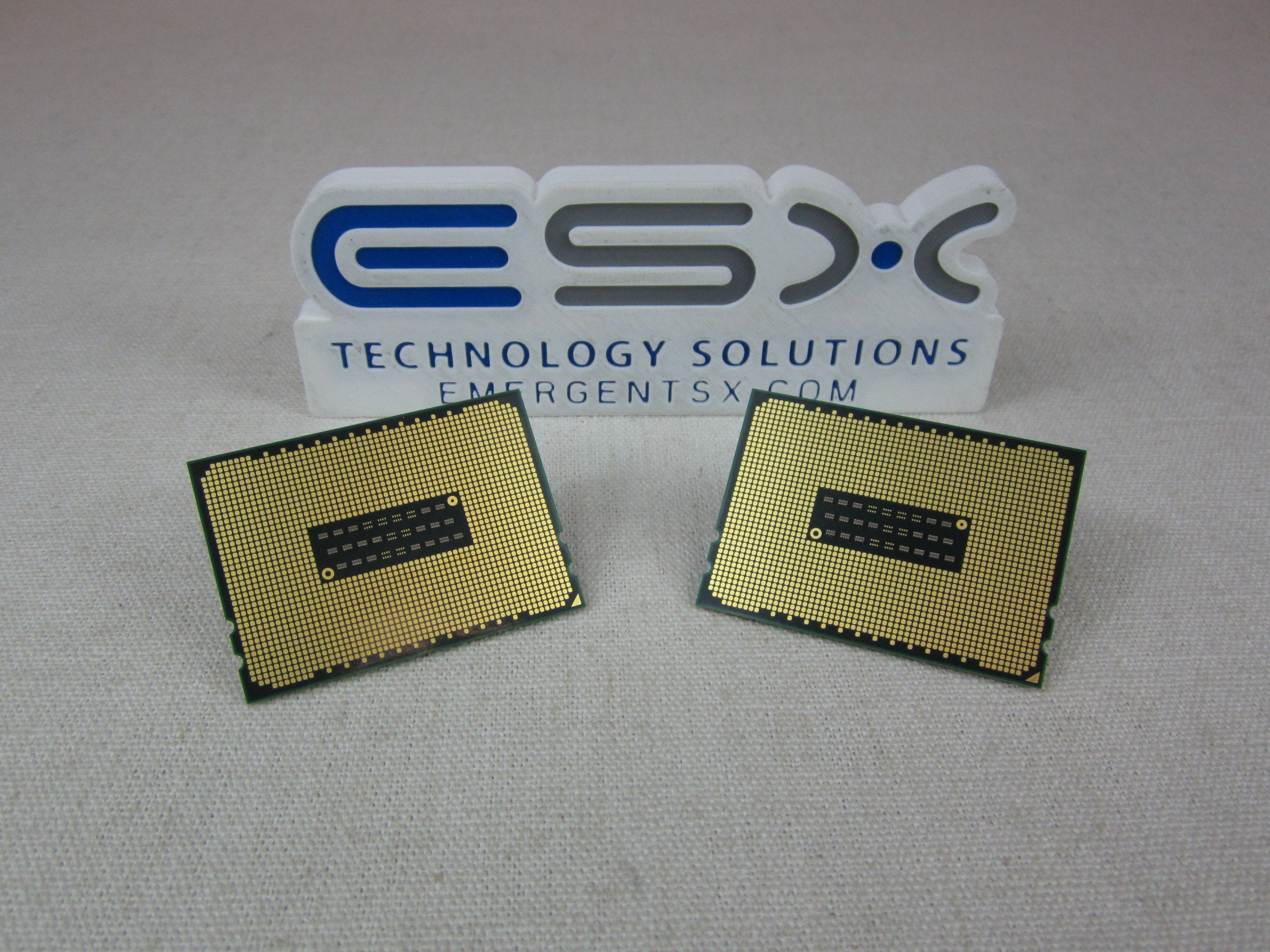 Lot of 2x 0S6128WKT8EG0 AMD Opteron 6128 8-Core 2.0GHz 12MB Processor
