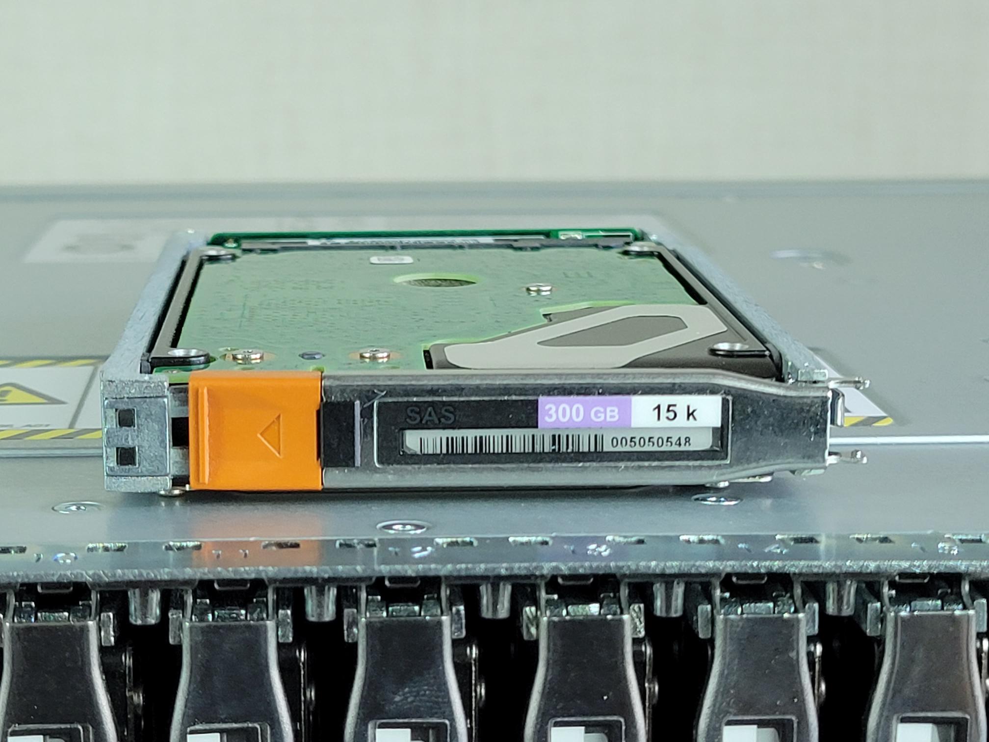 EMC VNX5400 with 2TB Flash & 40 x 300GB 15K