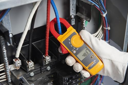 Fluke 302+ Digital Clamp Meter, 30mm Jaw, Measures AC Current to 400A, Measures AC/DC Voltage to 600V, Resistance, Continuity, and Capacitance Measurements, Includes 2 Year Warranty