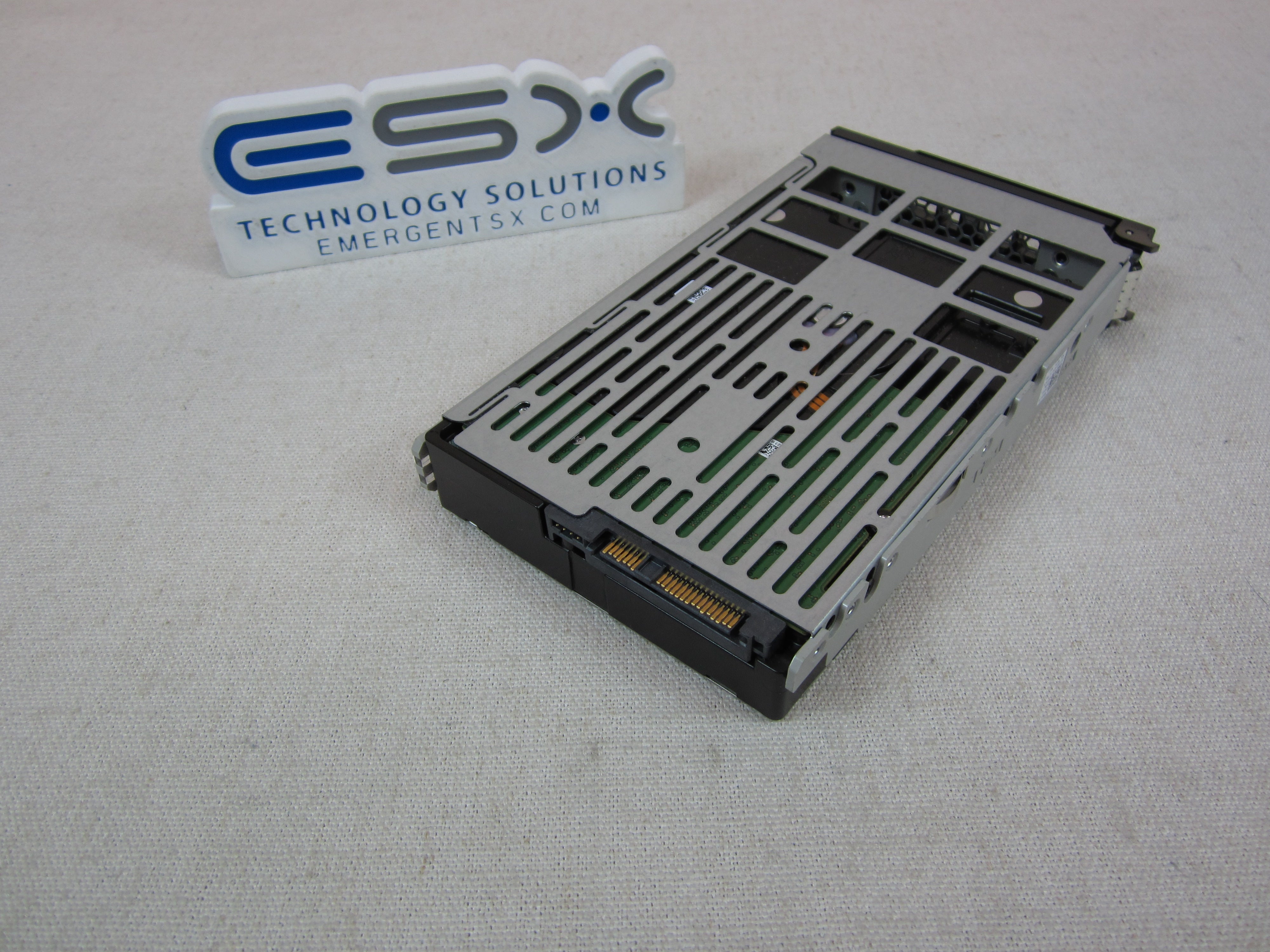 Dell M40TH 8TB 7.2k 12Gb/s 3.5" SAS Hard Drive ST8000NM0185 w/ 13G Tray
