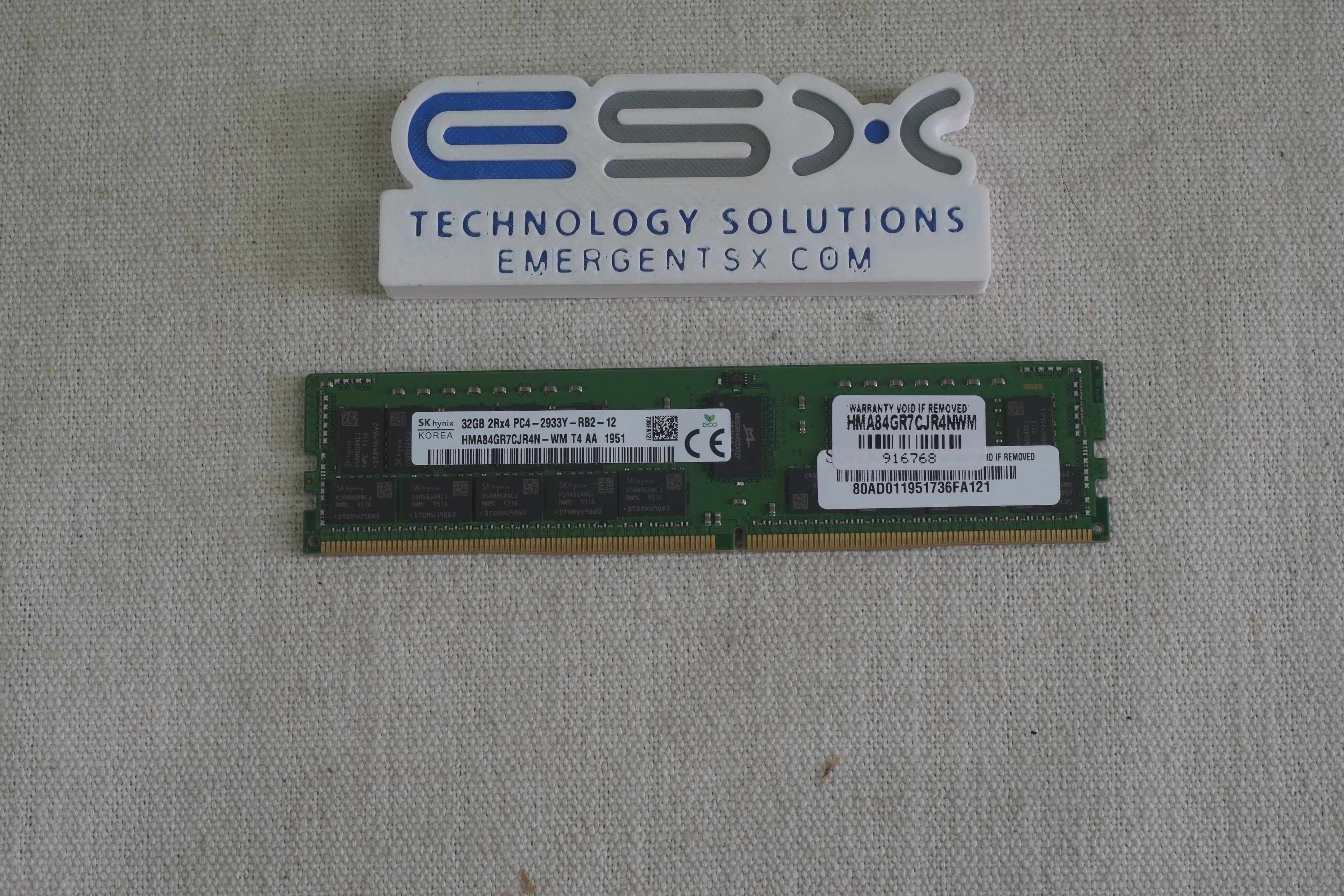 Hynix HMA84GR7CJR4N-WM 32GB 2Rx4 PC4-2933Y DDR4 ECC Server Memory RDIMM