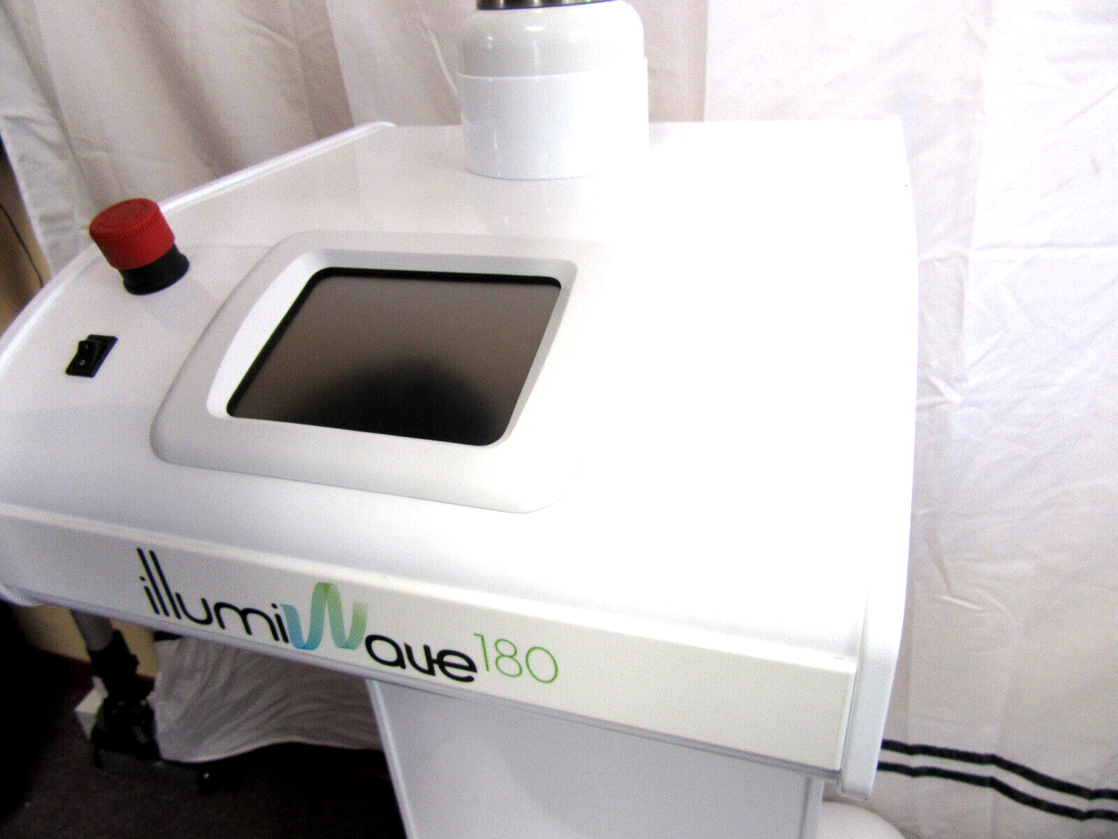 IllumiWave 180 Laser Hair Device - Side View | Alo Tech Solutions