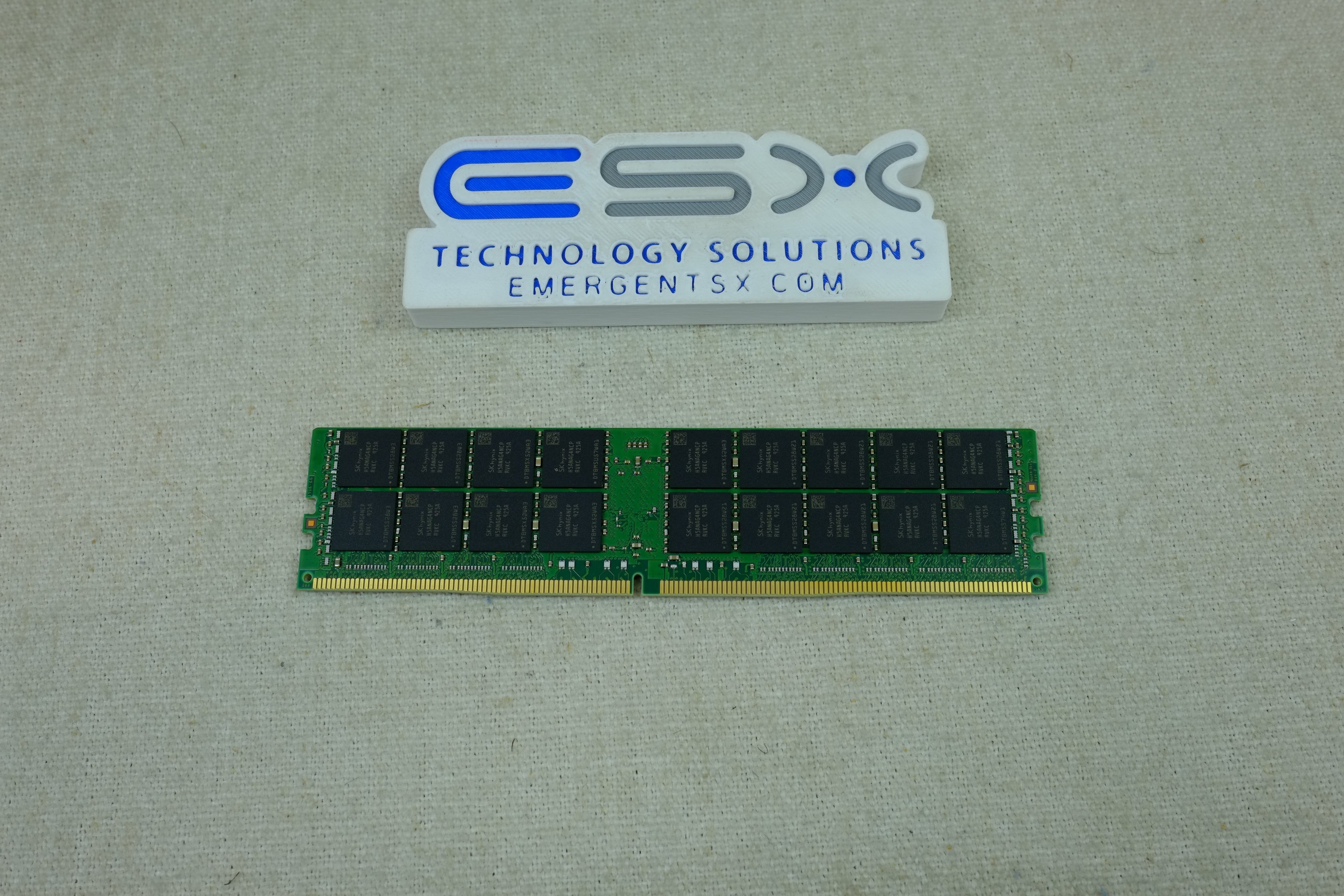 Hynix HMAA8GL7CPR4N-VK 64GB 4DRx4 PC4-2666V DDR4 ECC Server Memory DIMM