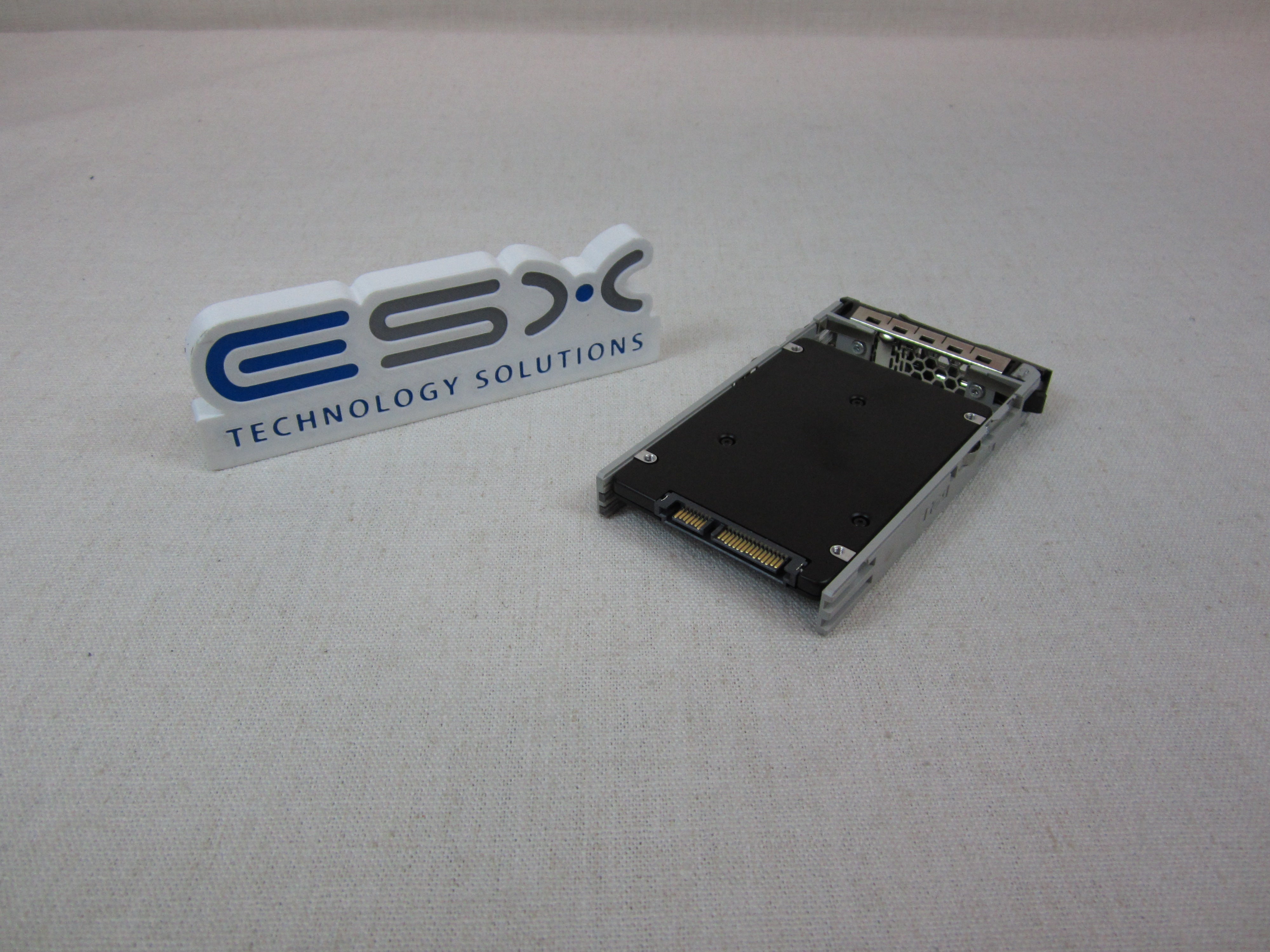 Dell 9F9Y6 1.92TB 6Gb/s 2.5" SATA Read Intensive SSD PM883A MZ-7LH1T9C