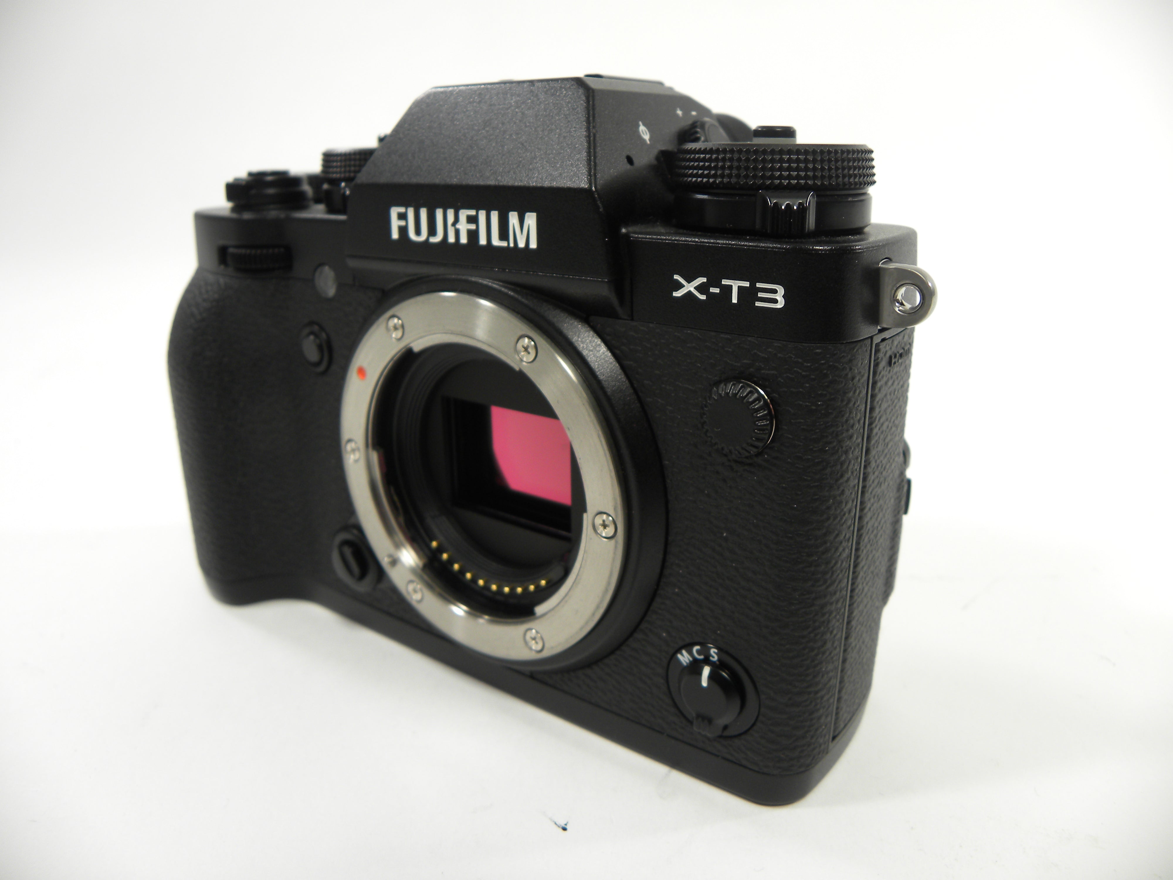 Fujifilm X-T3 26.1mp Digital Mirrorless body only w/VG-XT3 Grip Shutter Ct. 3