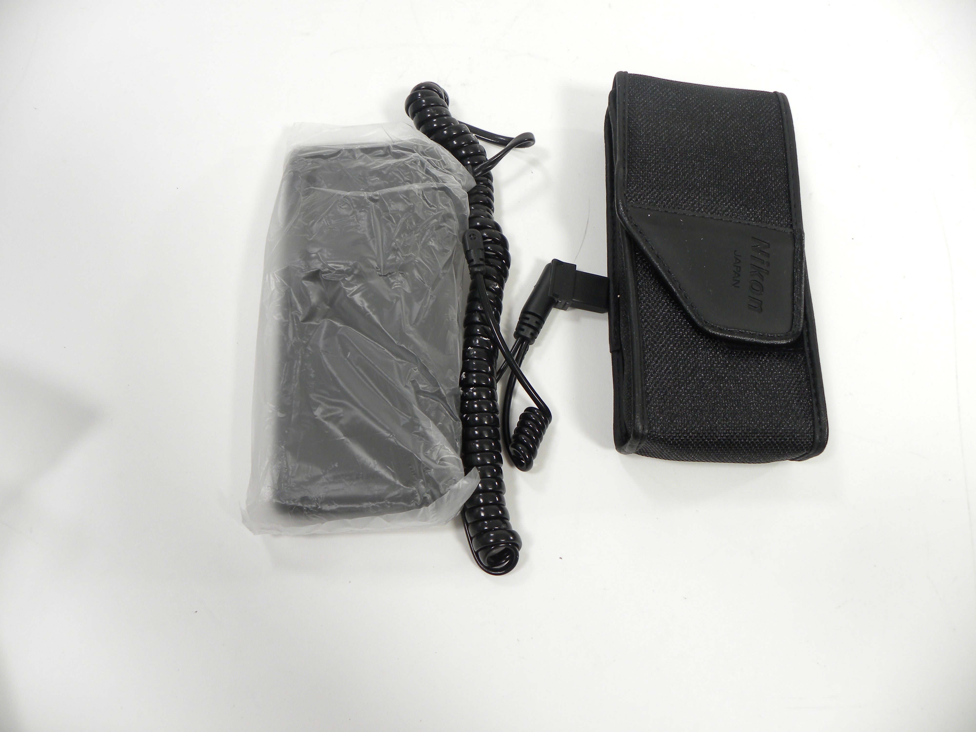 Nikon SD-8 Battery Pack in Box