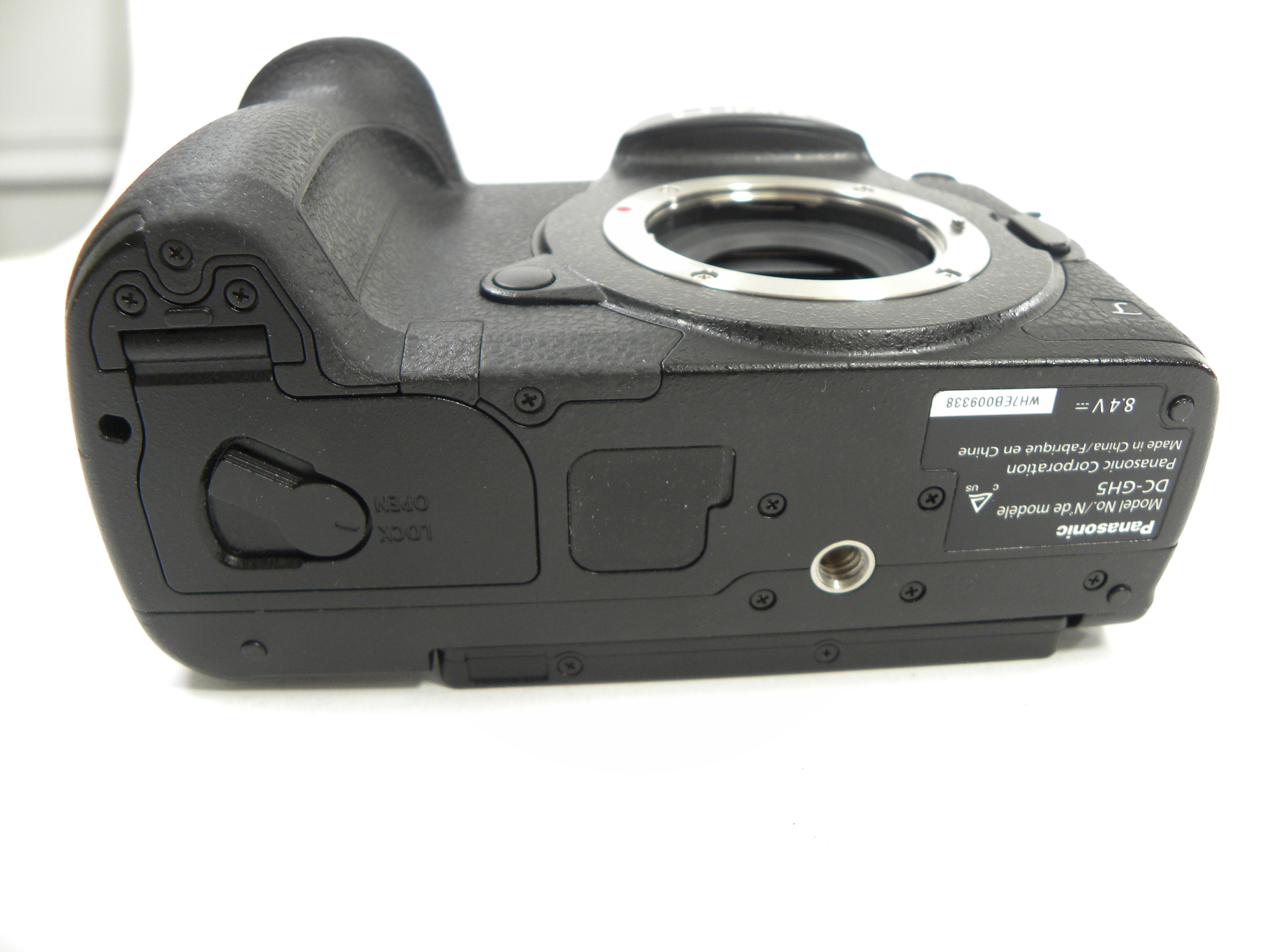 Panasonic Lumix GH5 20.3mp Digital Mirrorless Body Only Shutter Ct. 3,193