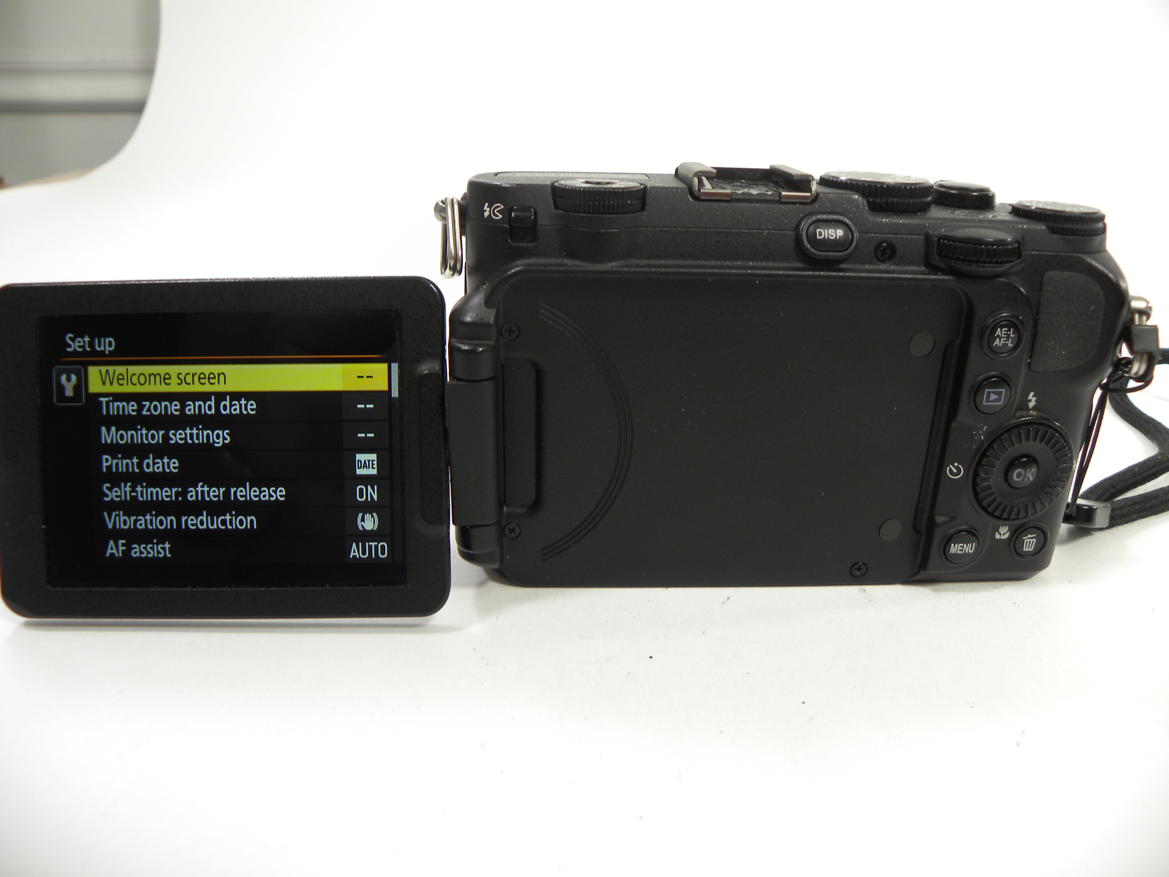 Nikon Coolpix P7700 12.2mp Digital Camera