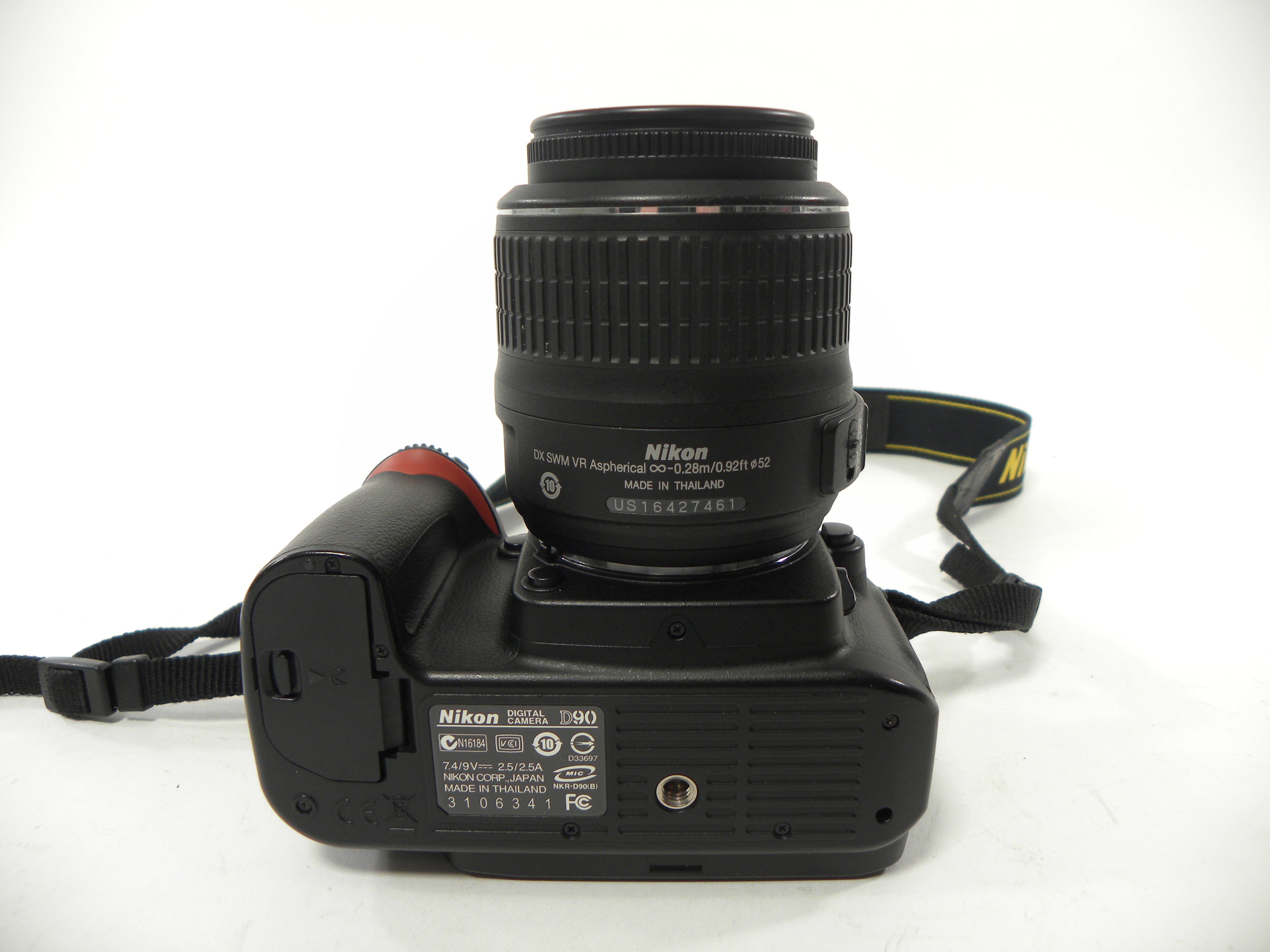 Nikon D90 12.3mp Digital SLR w/AF-S DX VR 18-55mm Shutter Ct. 6,622