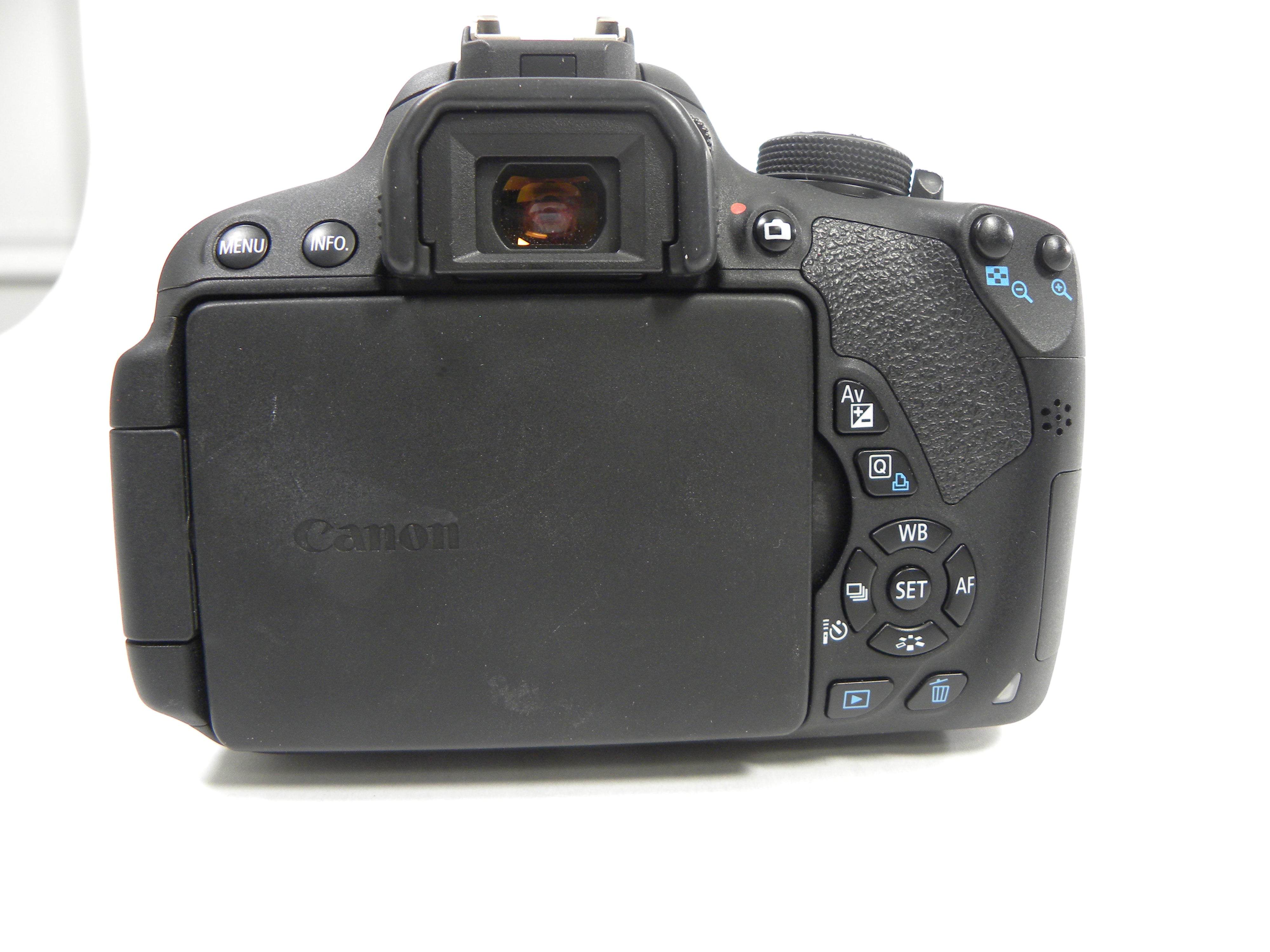 Canon EOS Rebel T5i 18.0mp Digital SLR w/EF-S 18-55 IS II Shutter Ct. 4,669