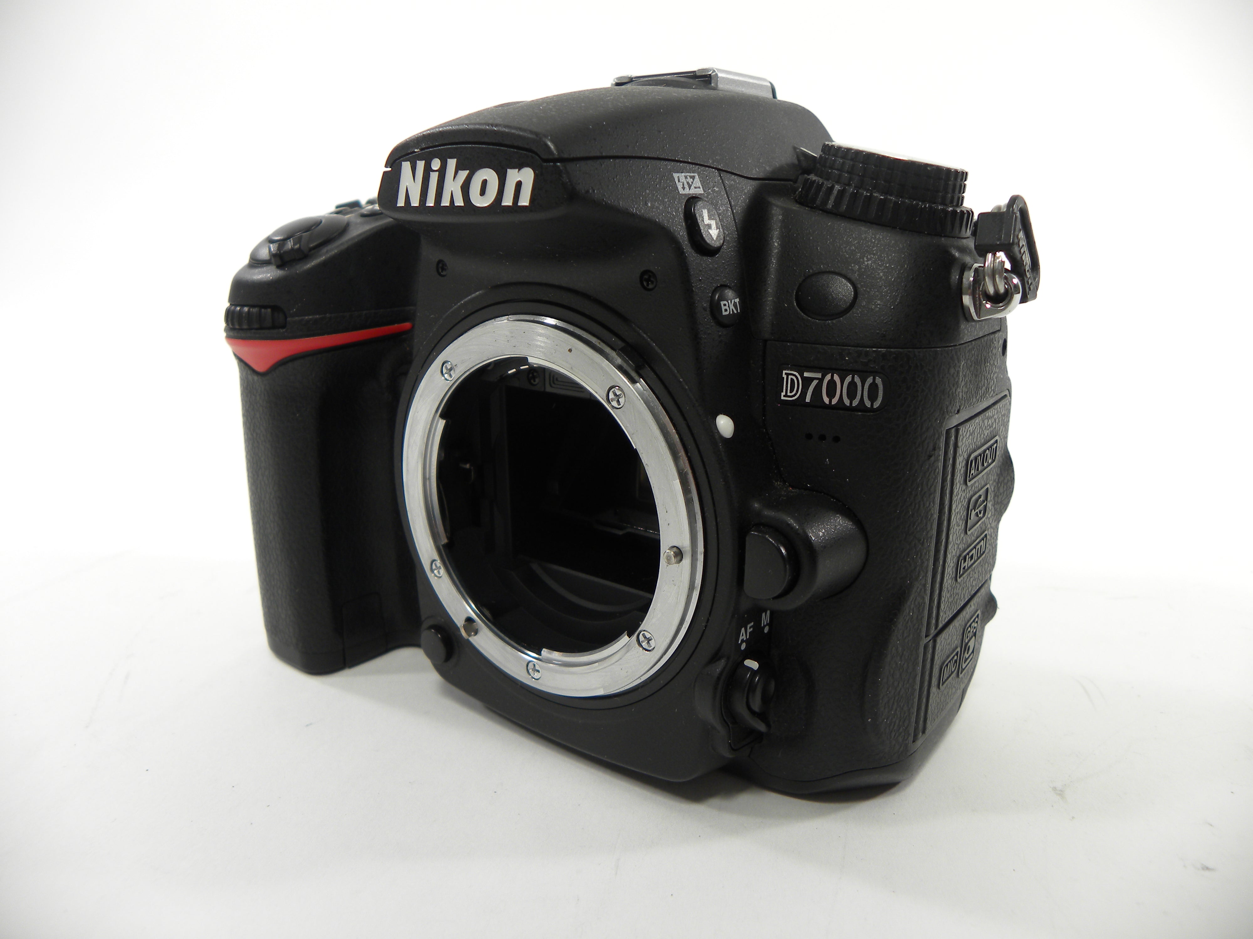 Nikon D7000 16.2mp Digital SLR Body only Shutter Ct. 2,621