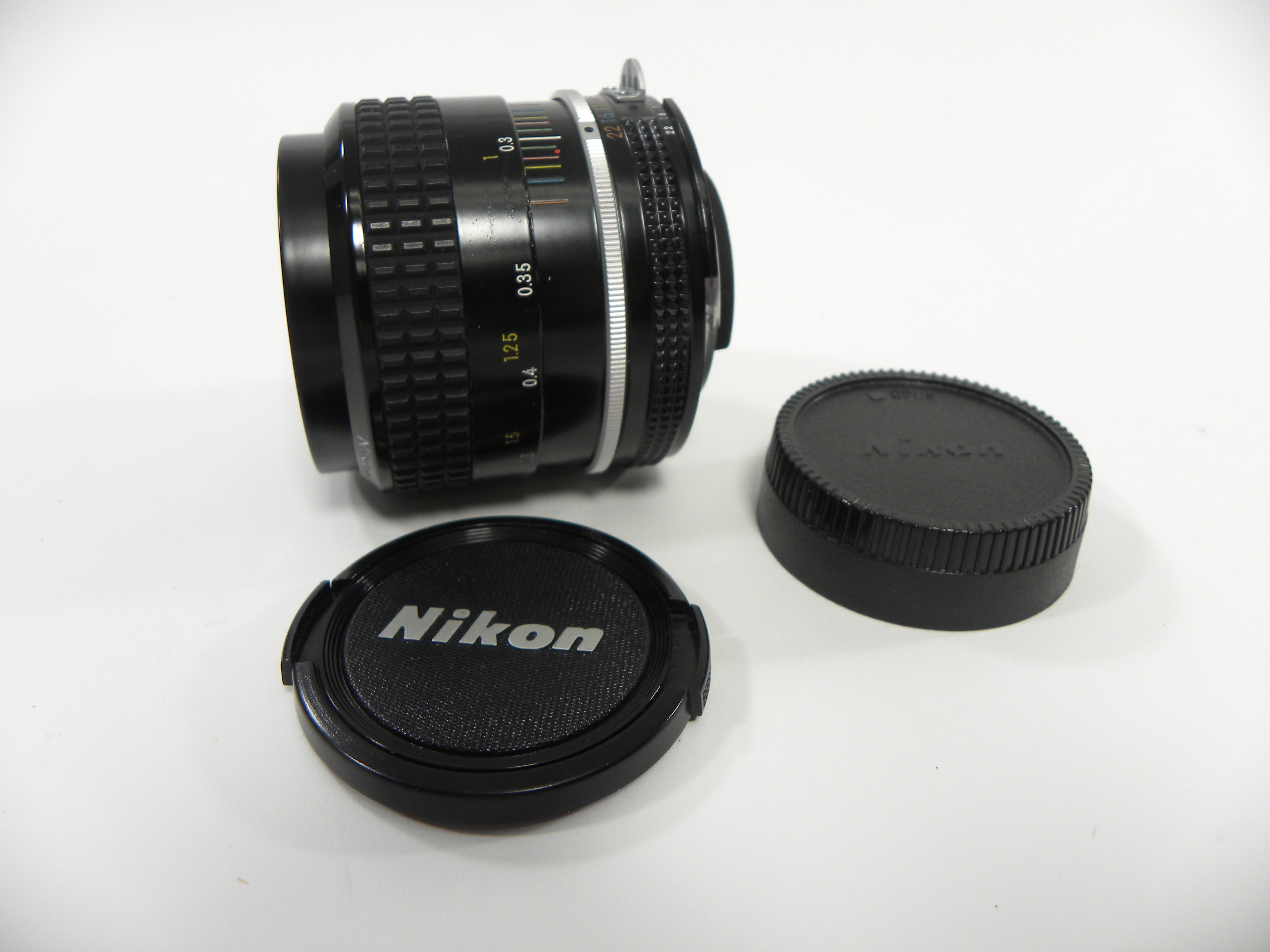 Nikon Nikkor 35mm f2 F Mount lens AS IS