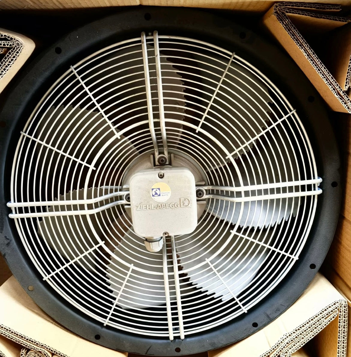 FN050-VDF.41.V7P1 ZIEHL-ABEGG Axial Fan 3-400V 1.45/0.97A 0.63/0.55kW