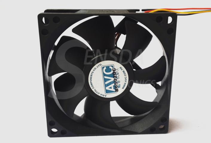 AVC DS08025R12UP 80x80x25mm 12V DC 0.7A 4-Wire Axial Cooling Fan
