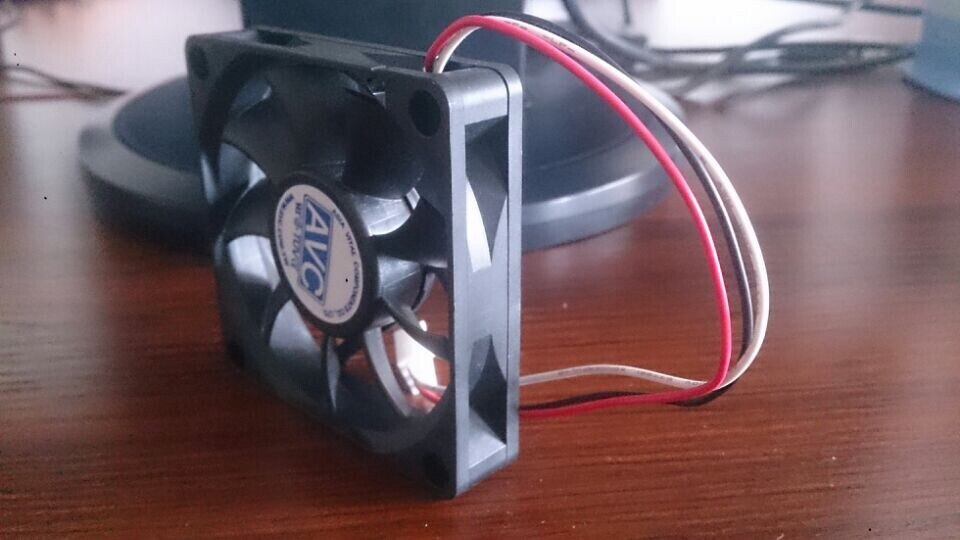 AVC DA07015B12U 70x70x15mm 12V DC 0.70A Axial Cooling Fan