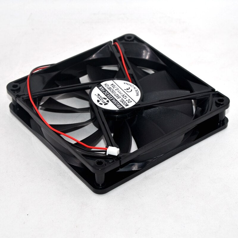 13525 135x135x25mm 12V DC 0.70A Axial Cooling Fan