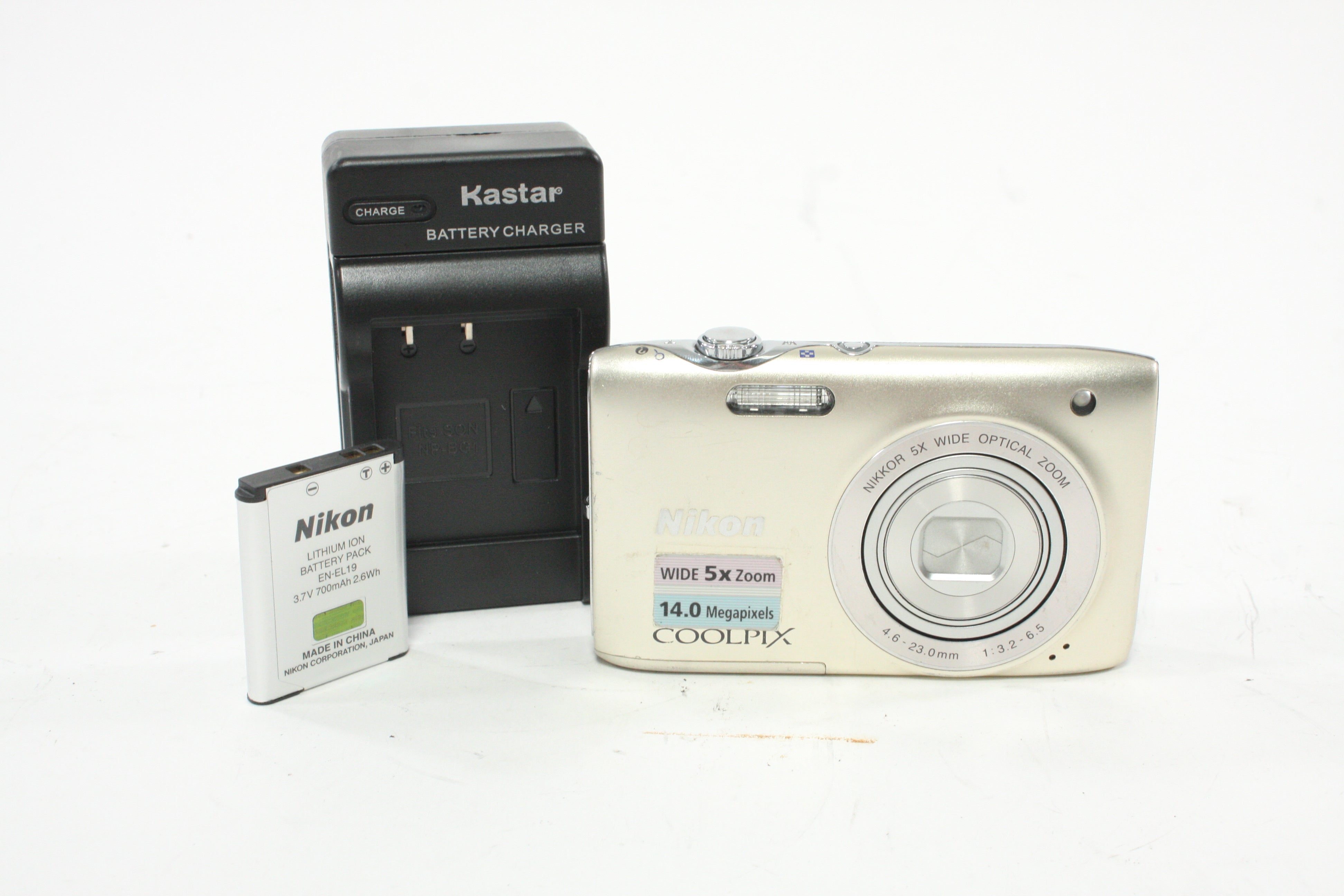 Nikon Coolpix S3100 Digital Point-and-Shoot Camera 5x Zoom 14.0mp