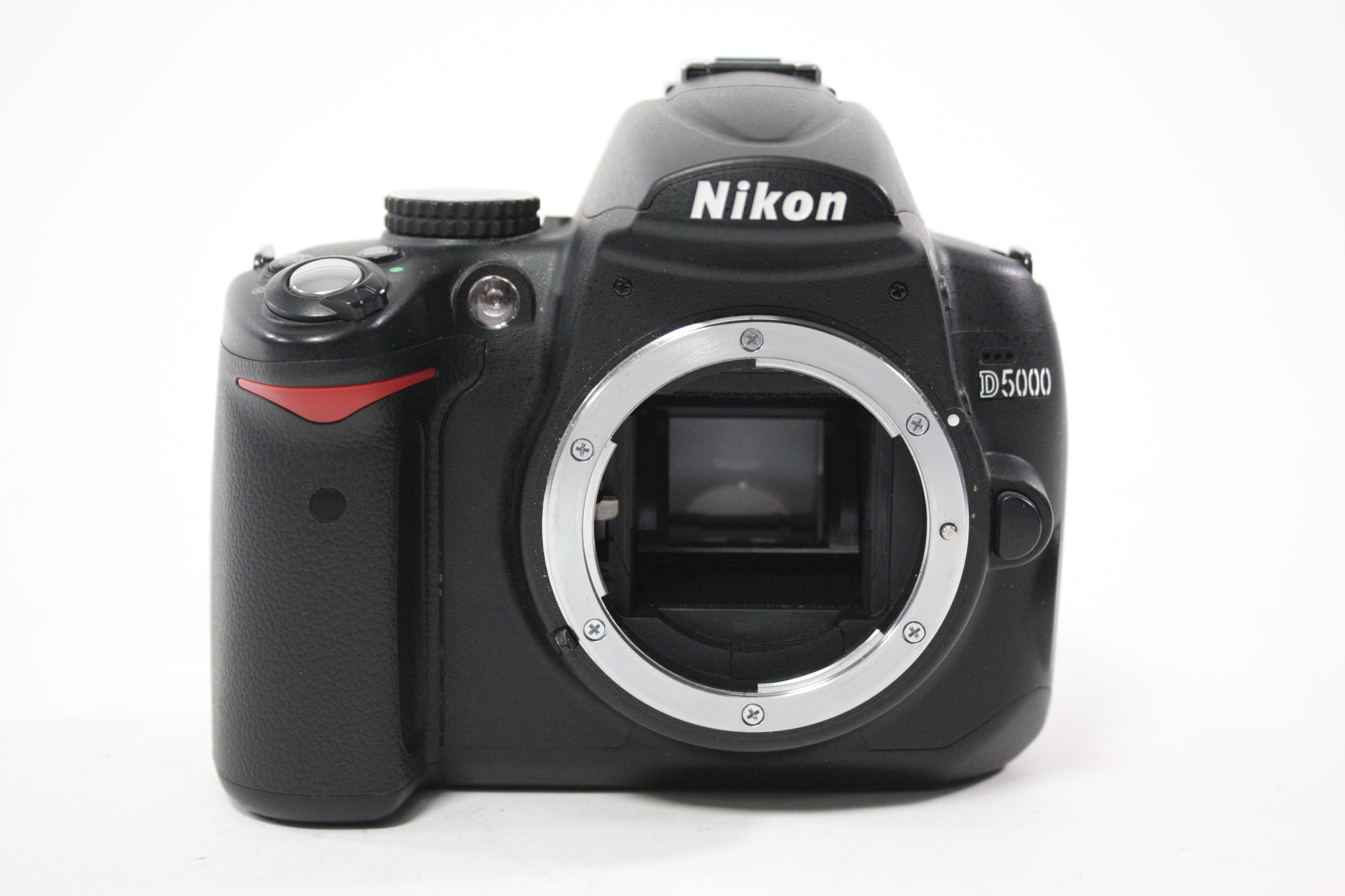 Nikon D5000 DSLR Camera with Nikon 18-55mm f/3.5-5.6G DX VR Lens with Shutter Count 5,107