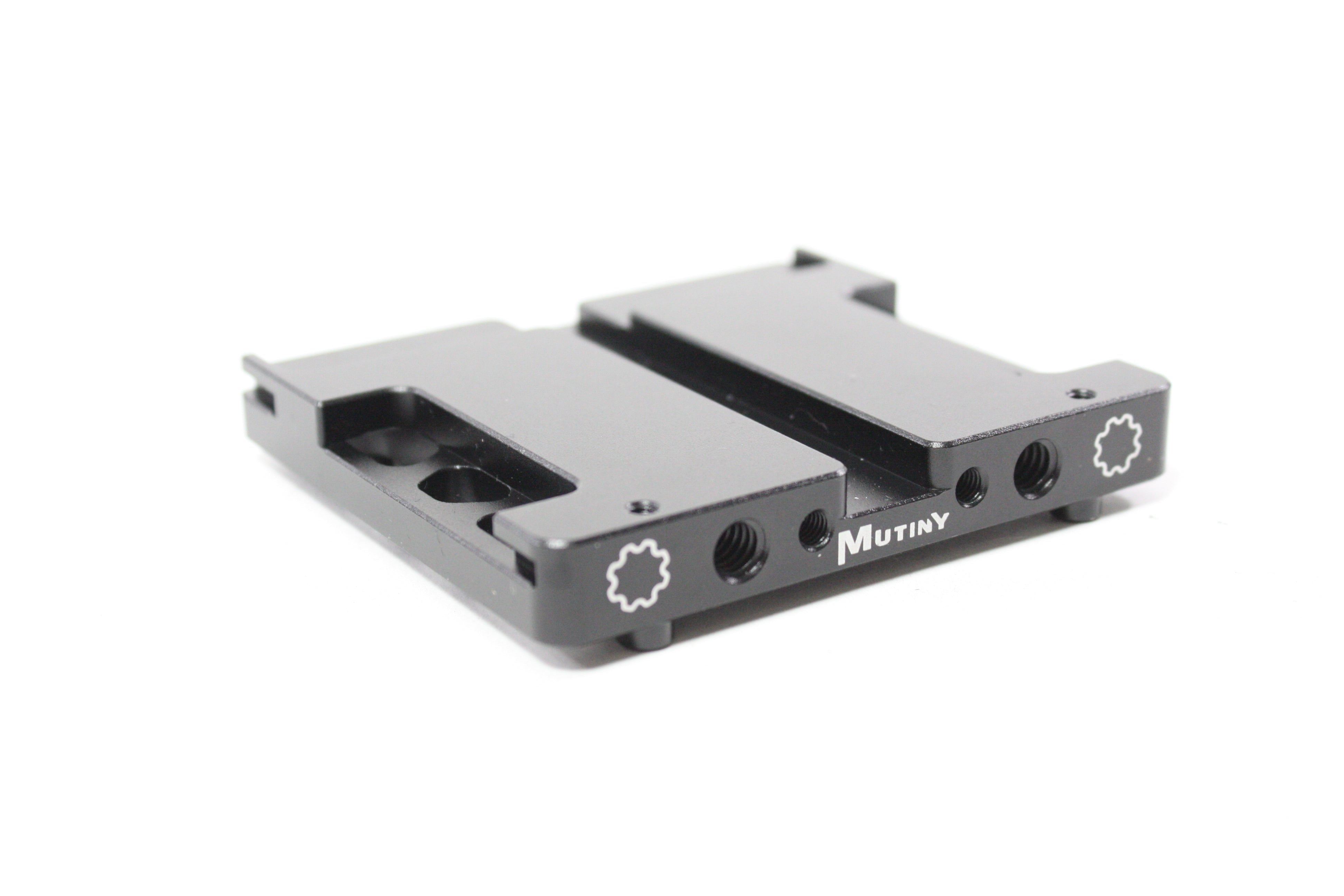 Mutiny IO for Red Komodo V Mount Battery Adapter