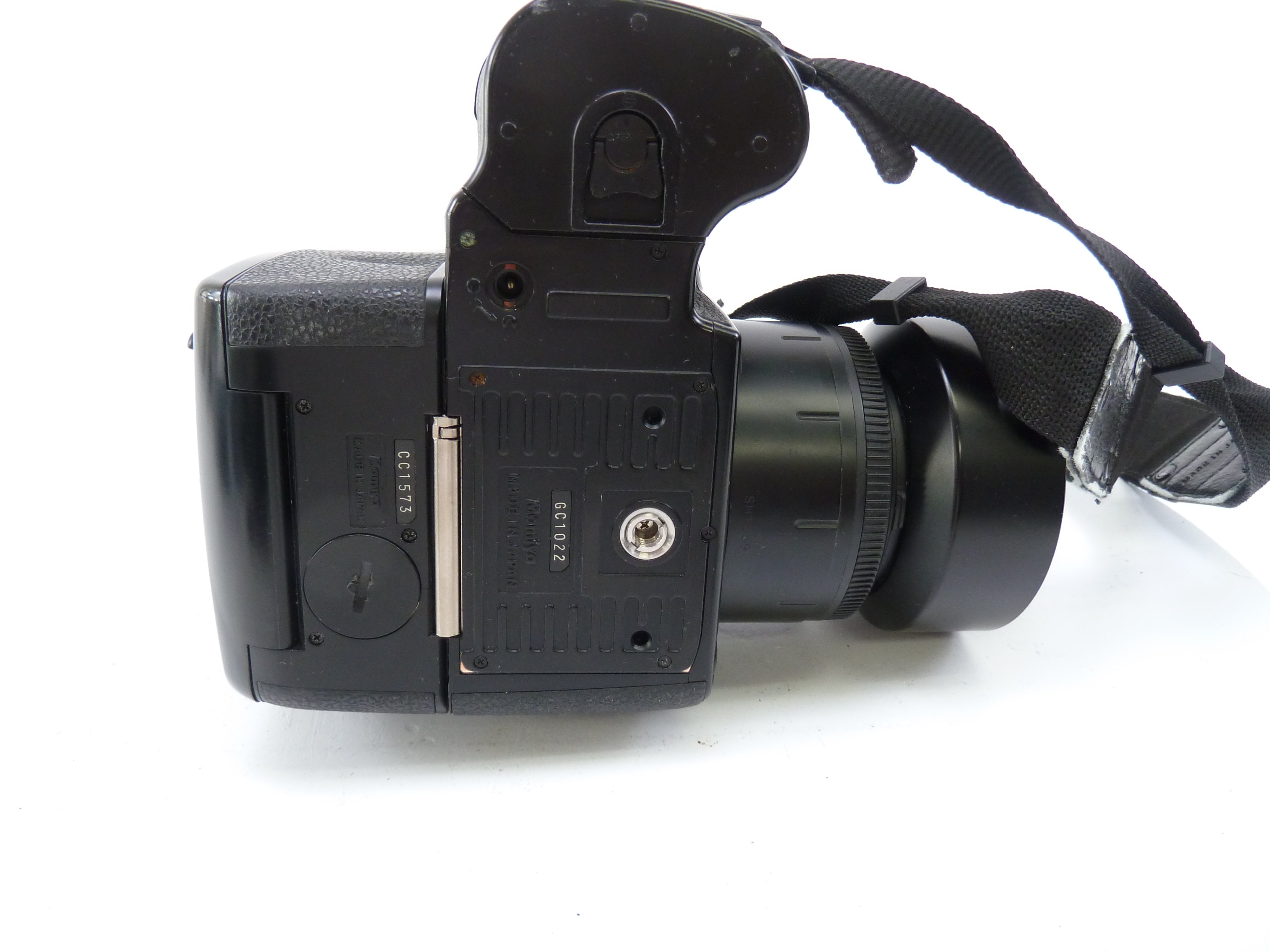 Mamiya 645 AFD II Complete Outfit with 80MM F2.8 and 120/220 Film Magazine