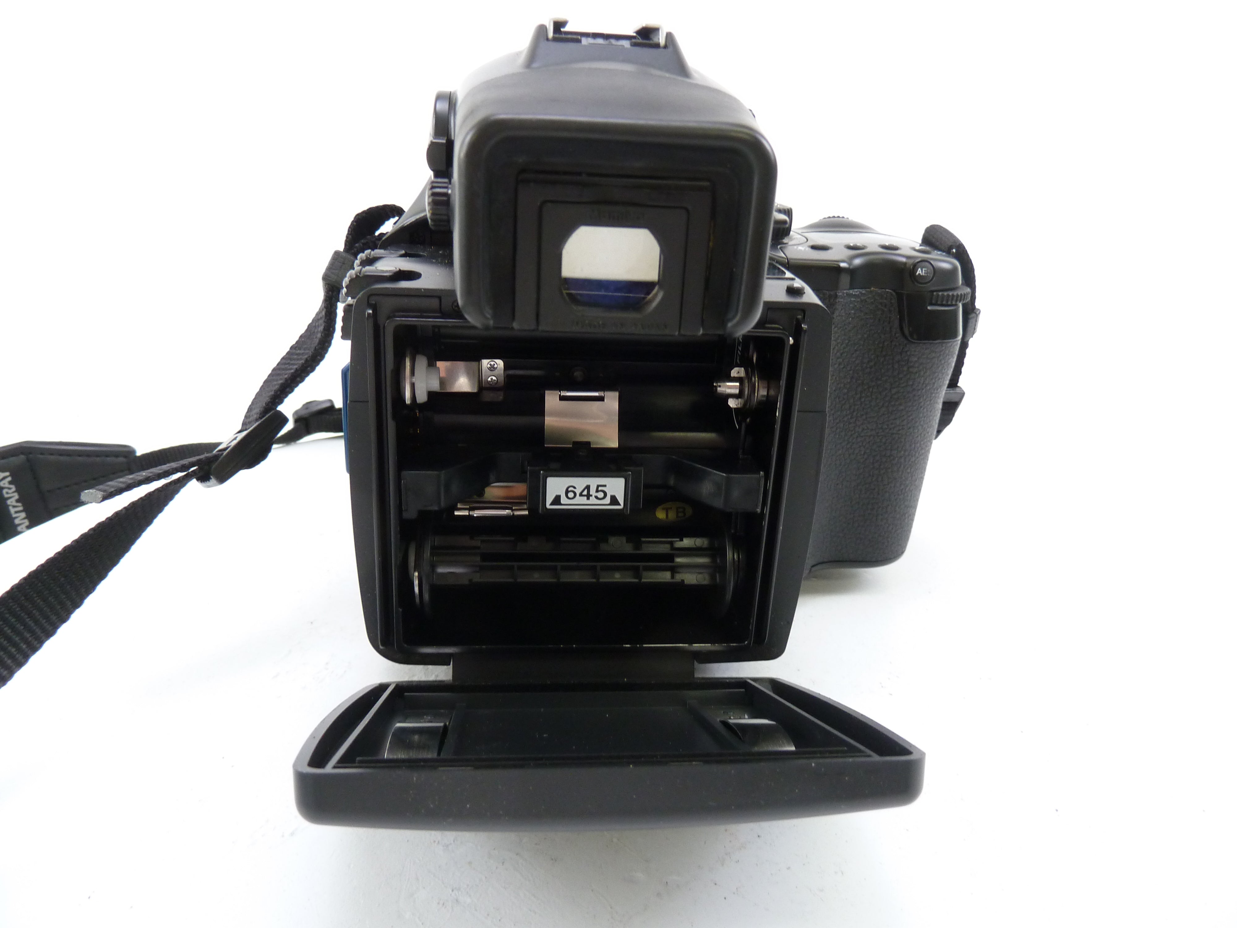 Mamiya 645 AF Camera Outfit with 80MM f2.8 Lens and 120/220 Film Back