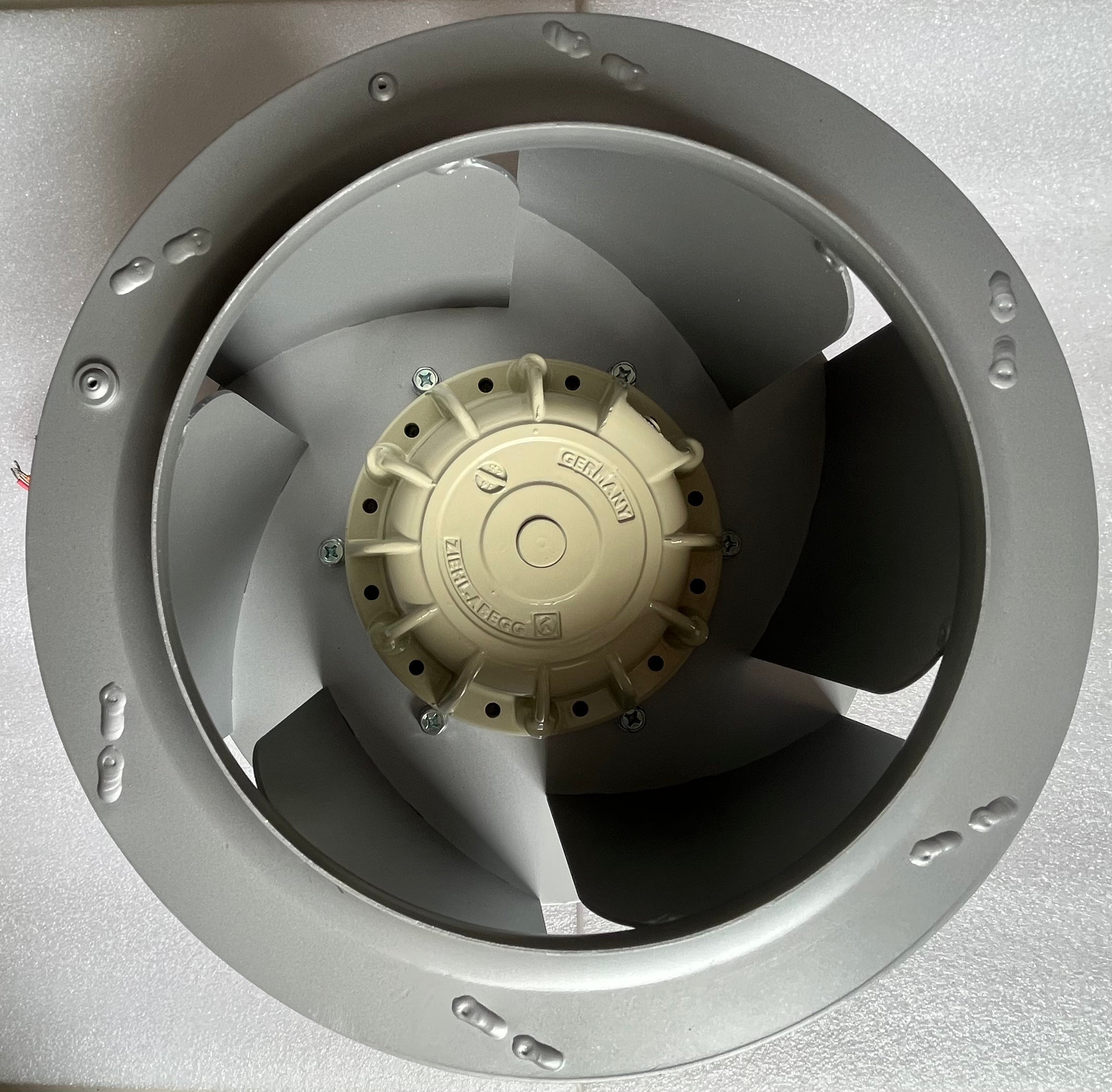 RH28M-2DK.3F.2R ZIEHL-ABEGG centrifugal fan 0.5/0.86 kW 2.3/0.88A 2780/3280rpm
