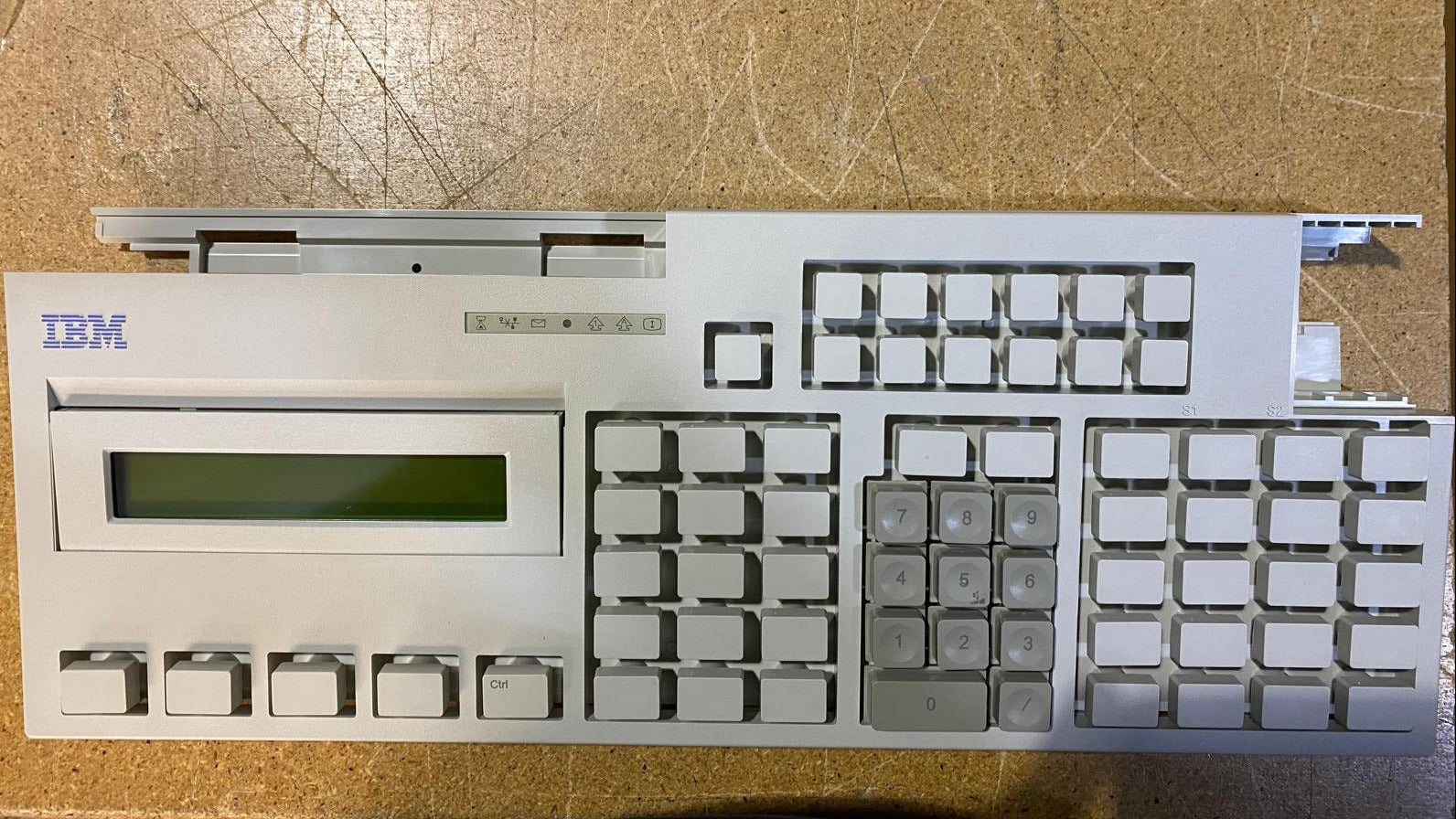 44T4152 IBM Keyboard LCD - 67 key - 65Y4094 Pearl