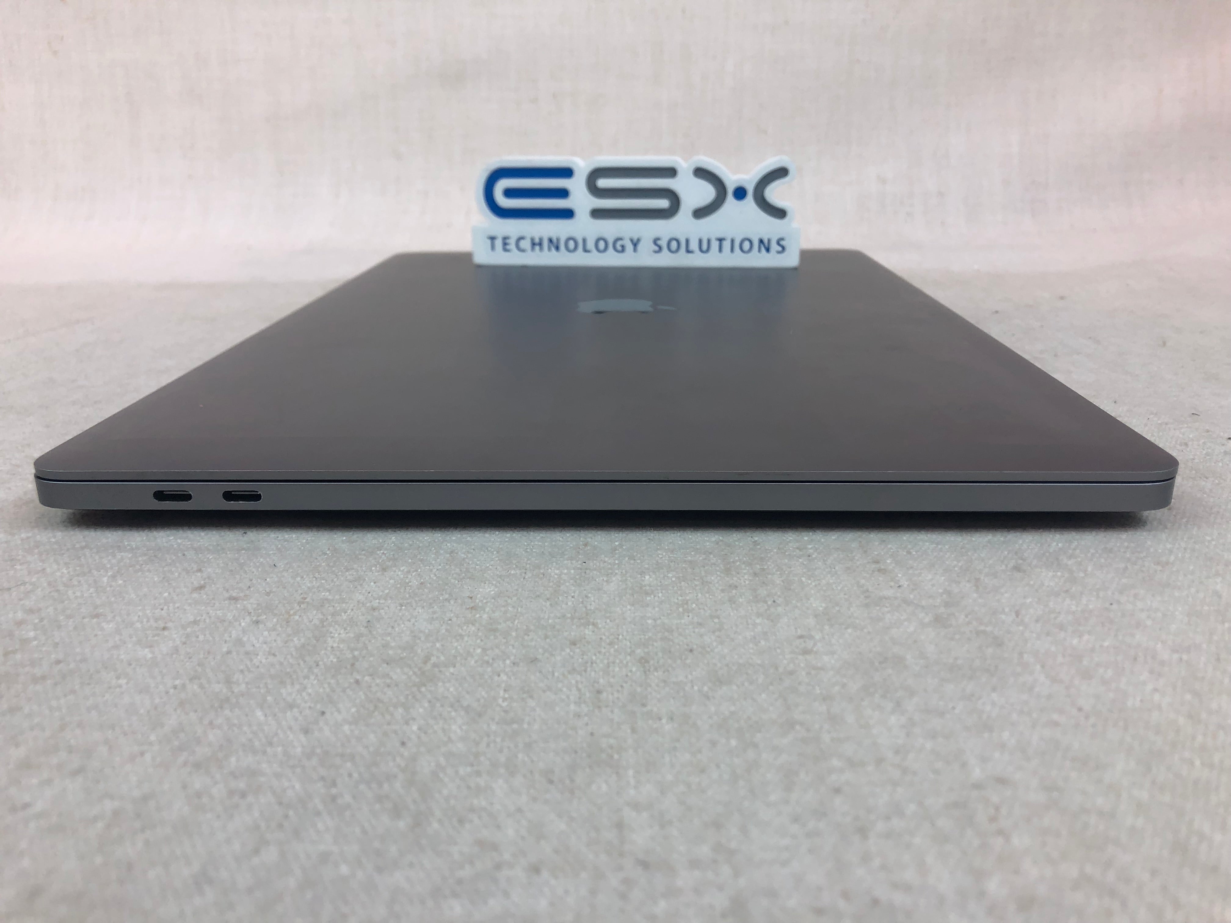 Apple MacBook Pro, 2019, 16” Notebook MVVM2LL/A, i9-9880H, 32gb, 1TB SSD