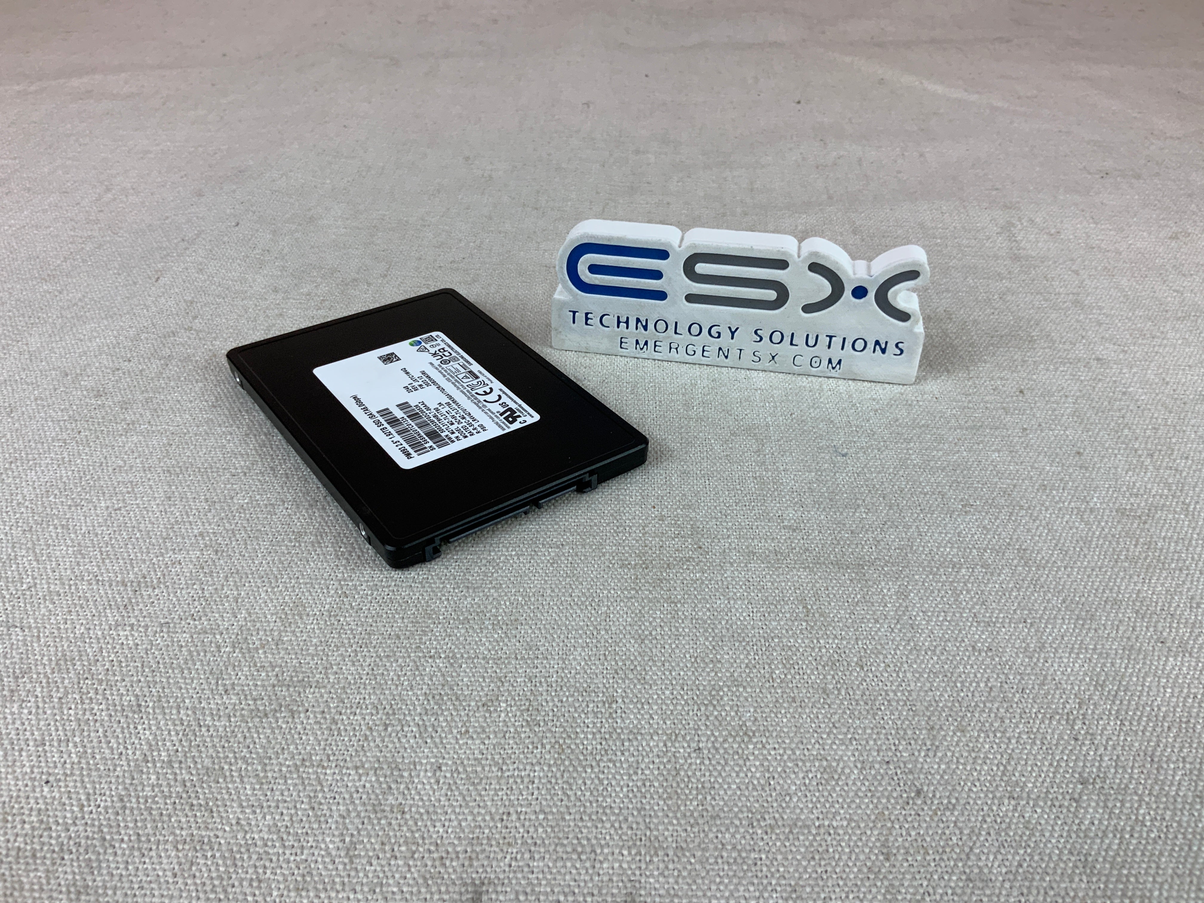 Samsung MZ-7L31T90 PM893 Series 1.92TB 6Gb/s 2.5" SATA SSD