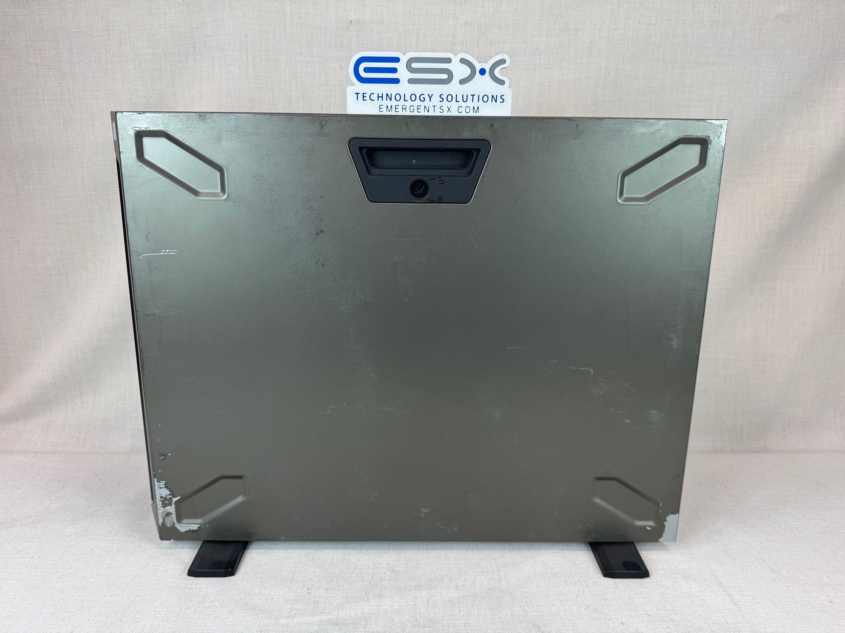 Dell PowerEdge T440 8x 3.5” Tower Server 2x 8C Silver 4110 2.1GHz 32GB 2x 480GB