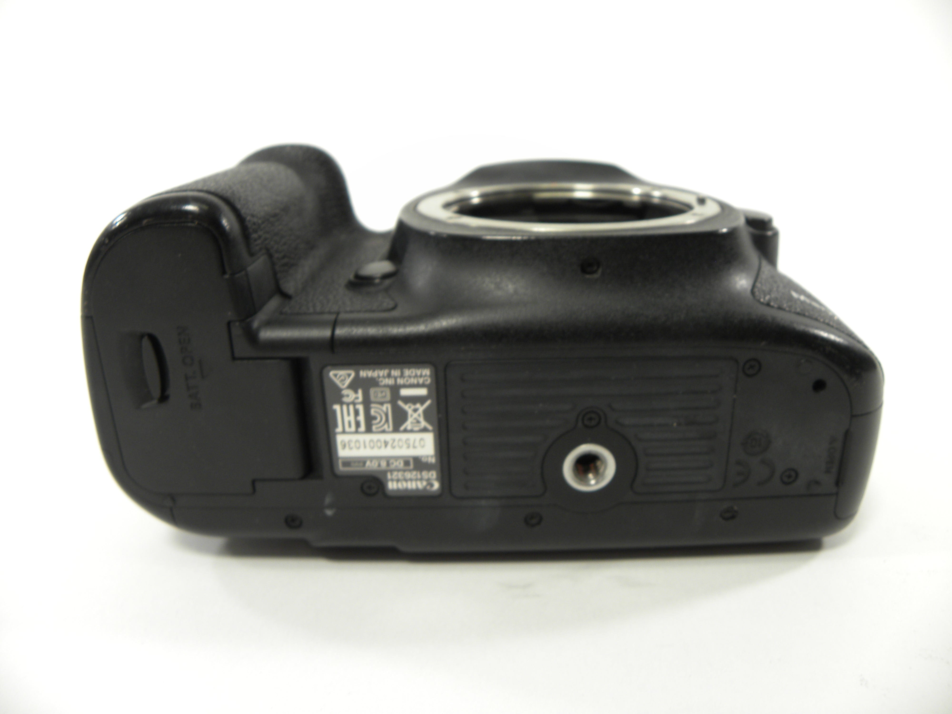 Canon EOS 5D Mark III 22.3mp Digital SLR Body Only Shutter Ct. 143,638