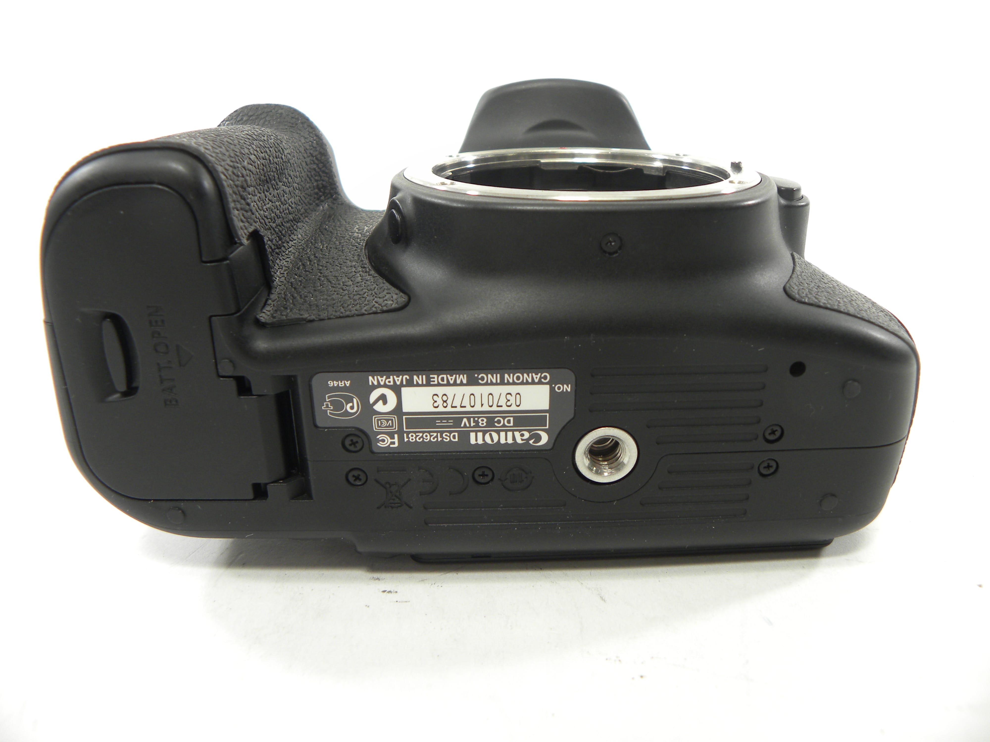 Canon EOS 60D 18mp Digital SLR Body Only Shutter Ct. 36,825 w/BG-E9 Grip