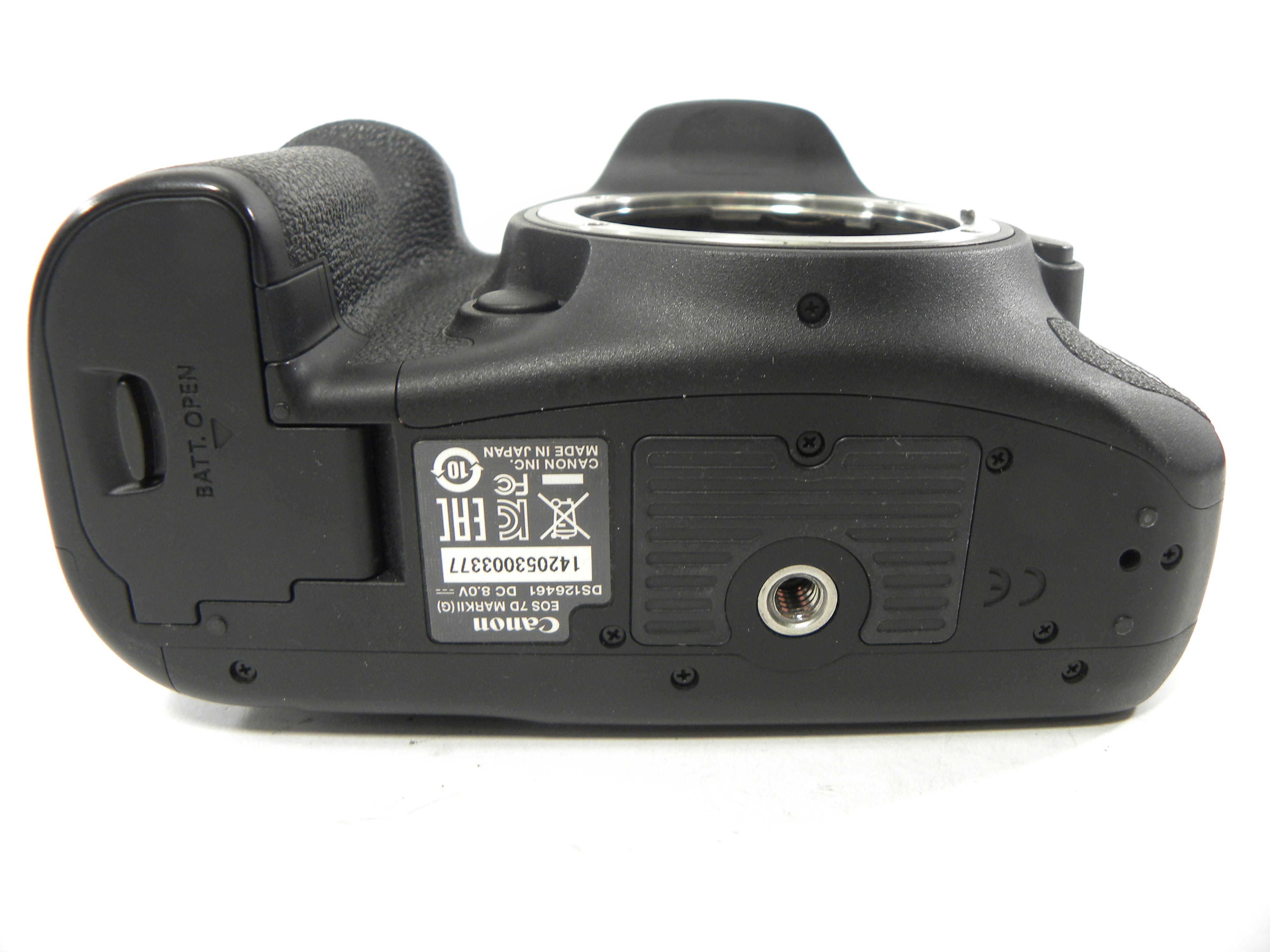 Canon EOS 7D Mark II 20.2mp Digital SLR Body Only Shutter Ct. 11,190