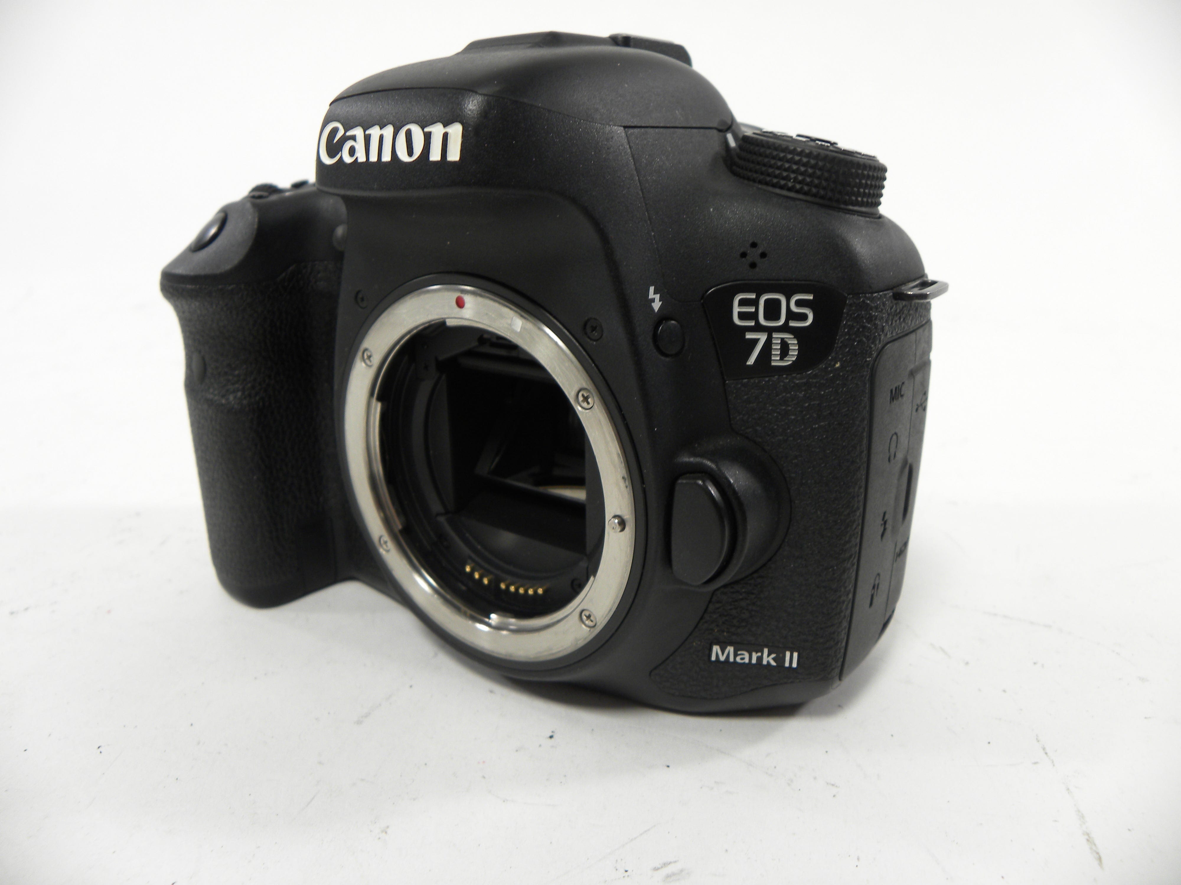 Canon EOS 7D Mark II 20.2mp Digital SLR Body Only Shutter Ct. 22,732