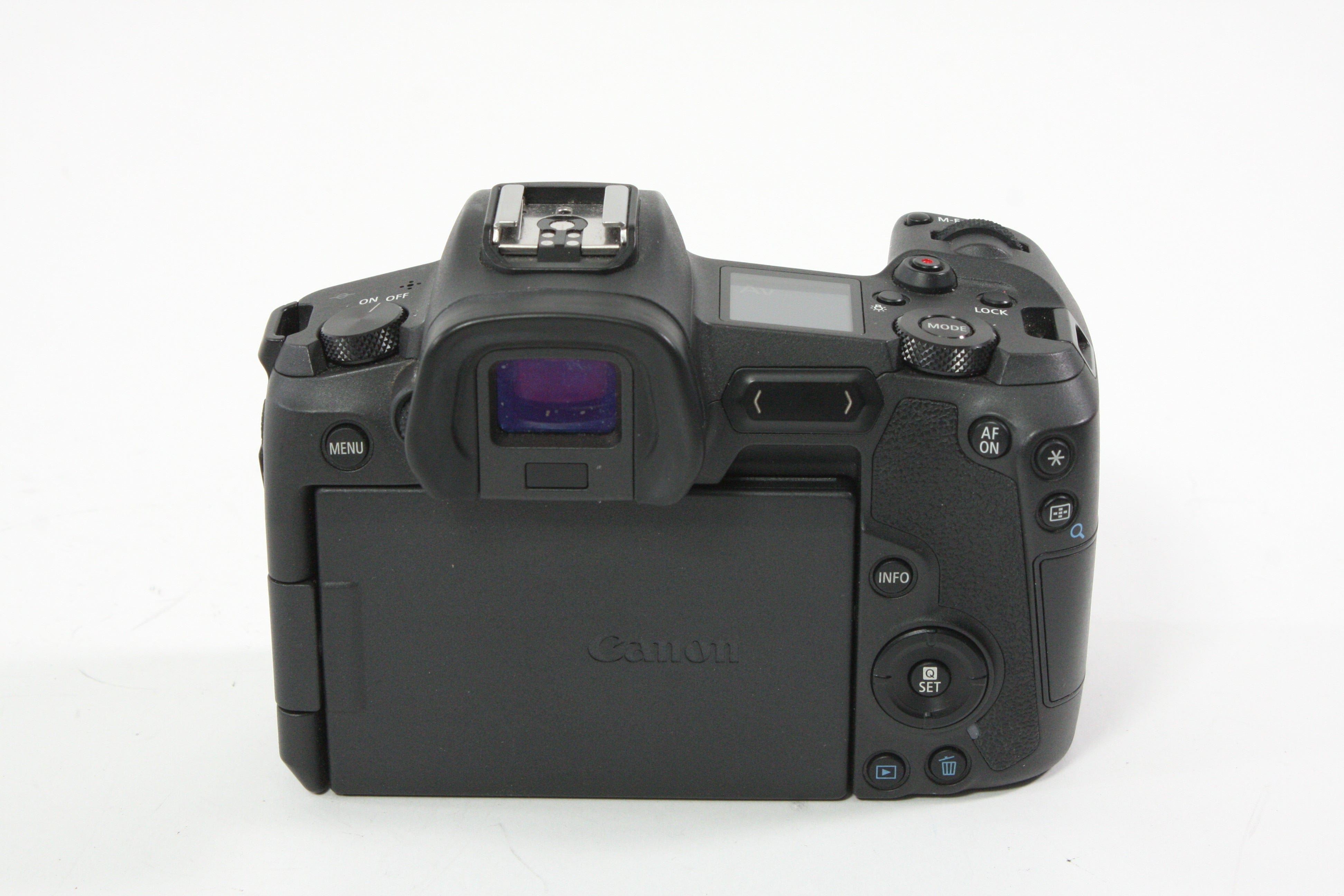 Canon EOS R w/Battery Grip BG-E22 - Shutter Count 62000 or less