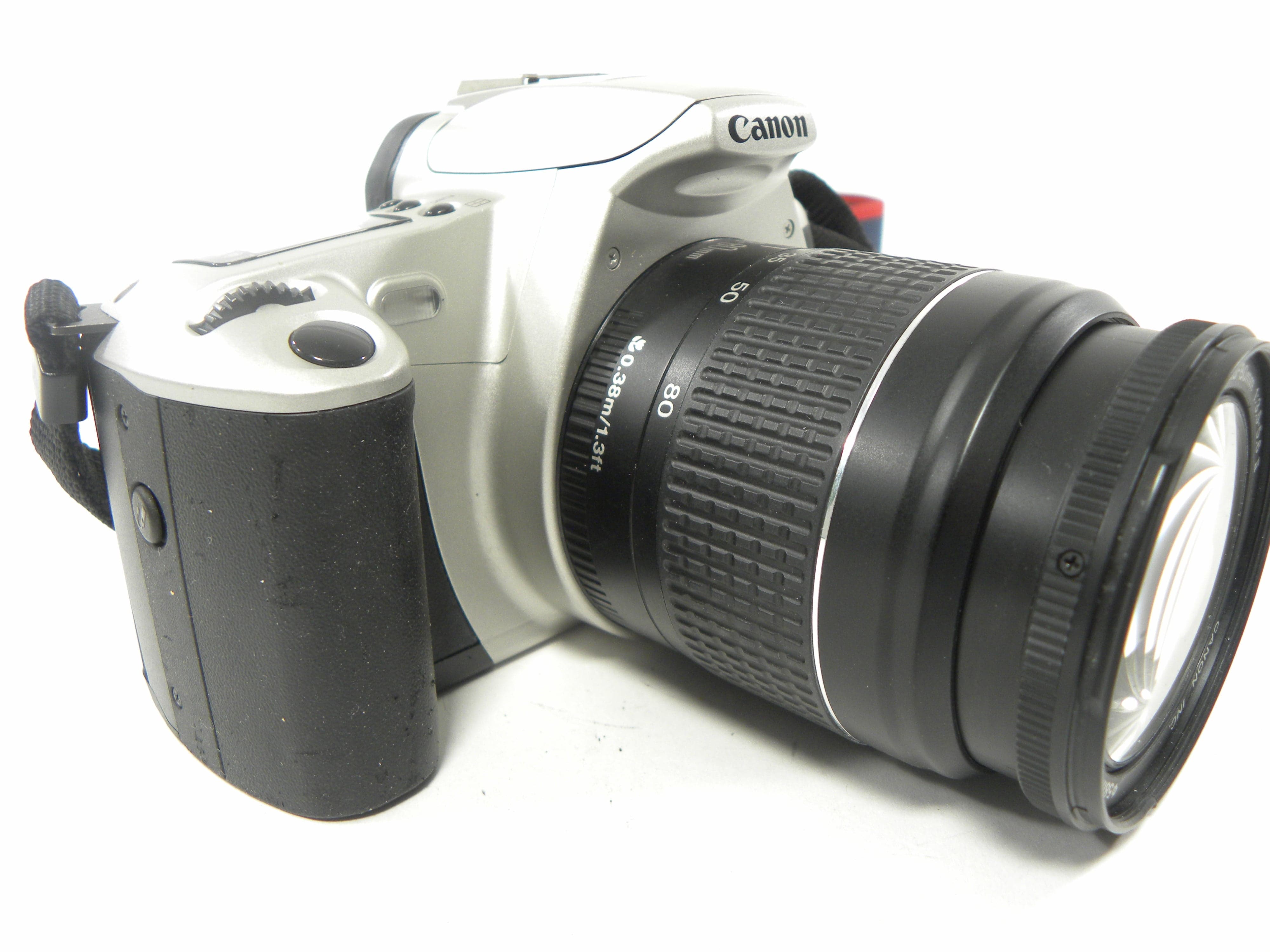 Canon EOS Rebel 2000 35mm SLR w/ EF 28-80mm f3.5-5.6 II