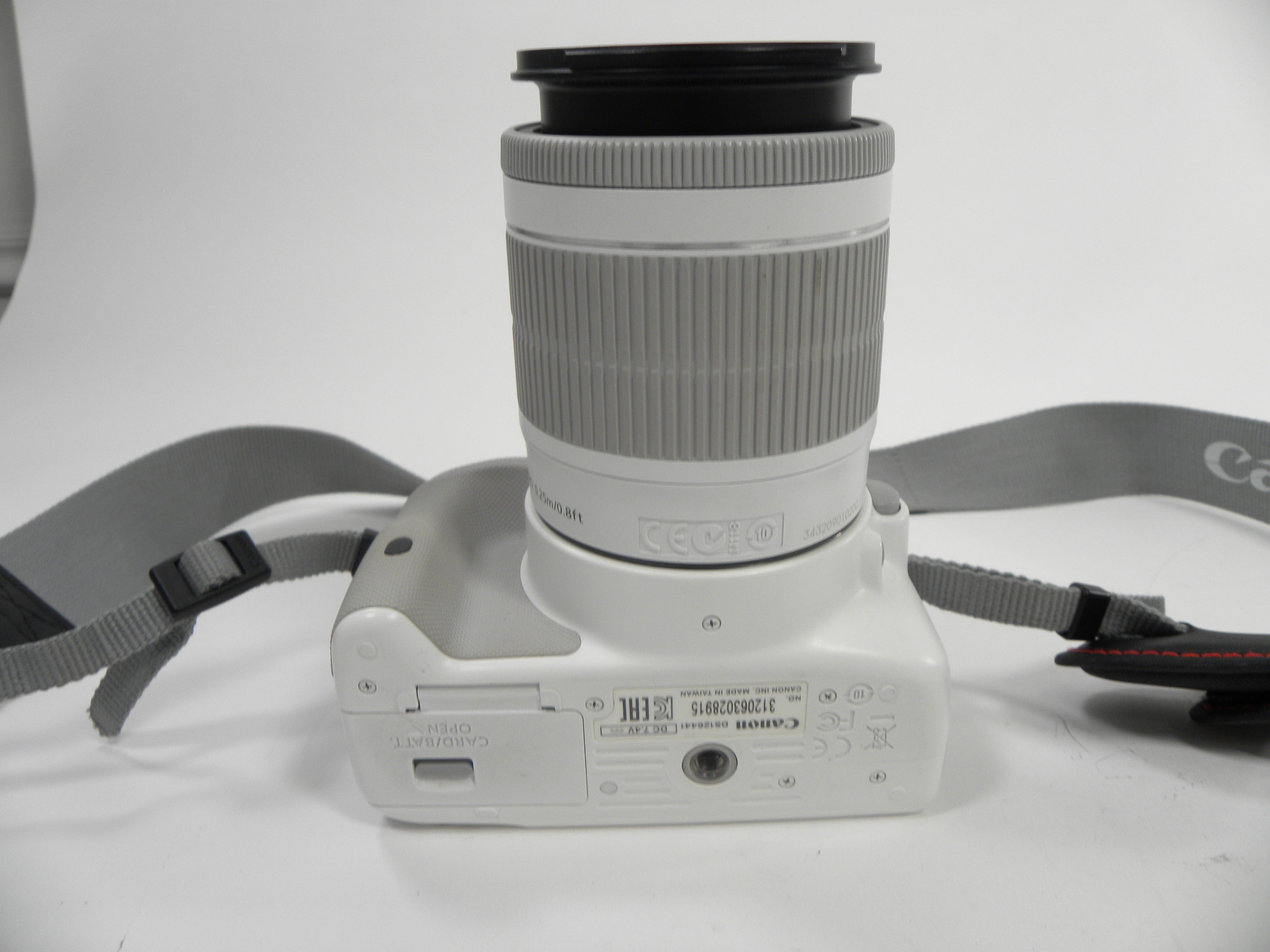 Canon EOS Rebel SL1 (White) w/EF-S 18-55mm f3.5-5.6 IS STM