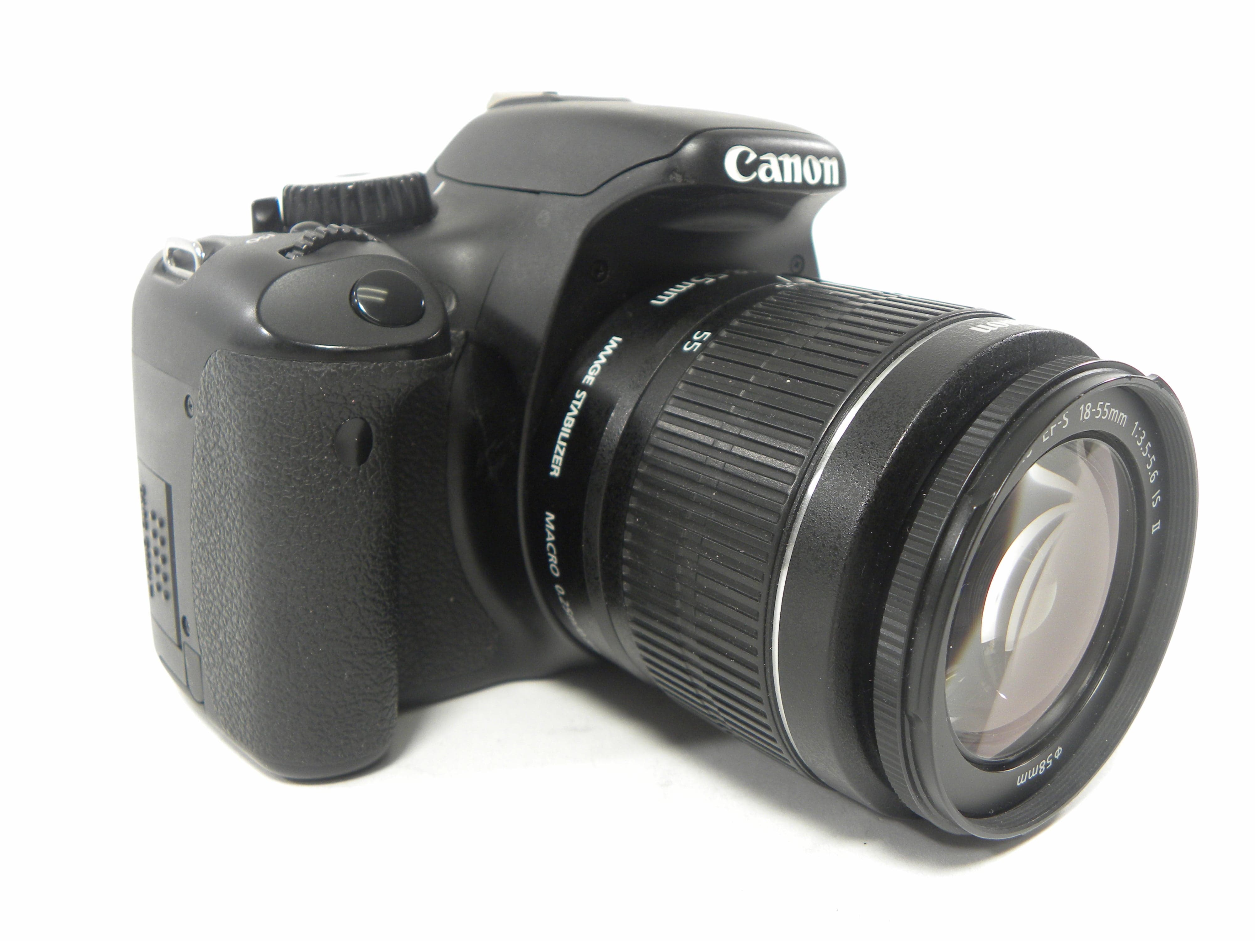 Canon EOS Rebel T2i 18mp Digital SLR w/EF-S 18-55 IS II shutter ct. 12,253
