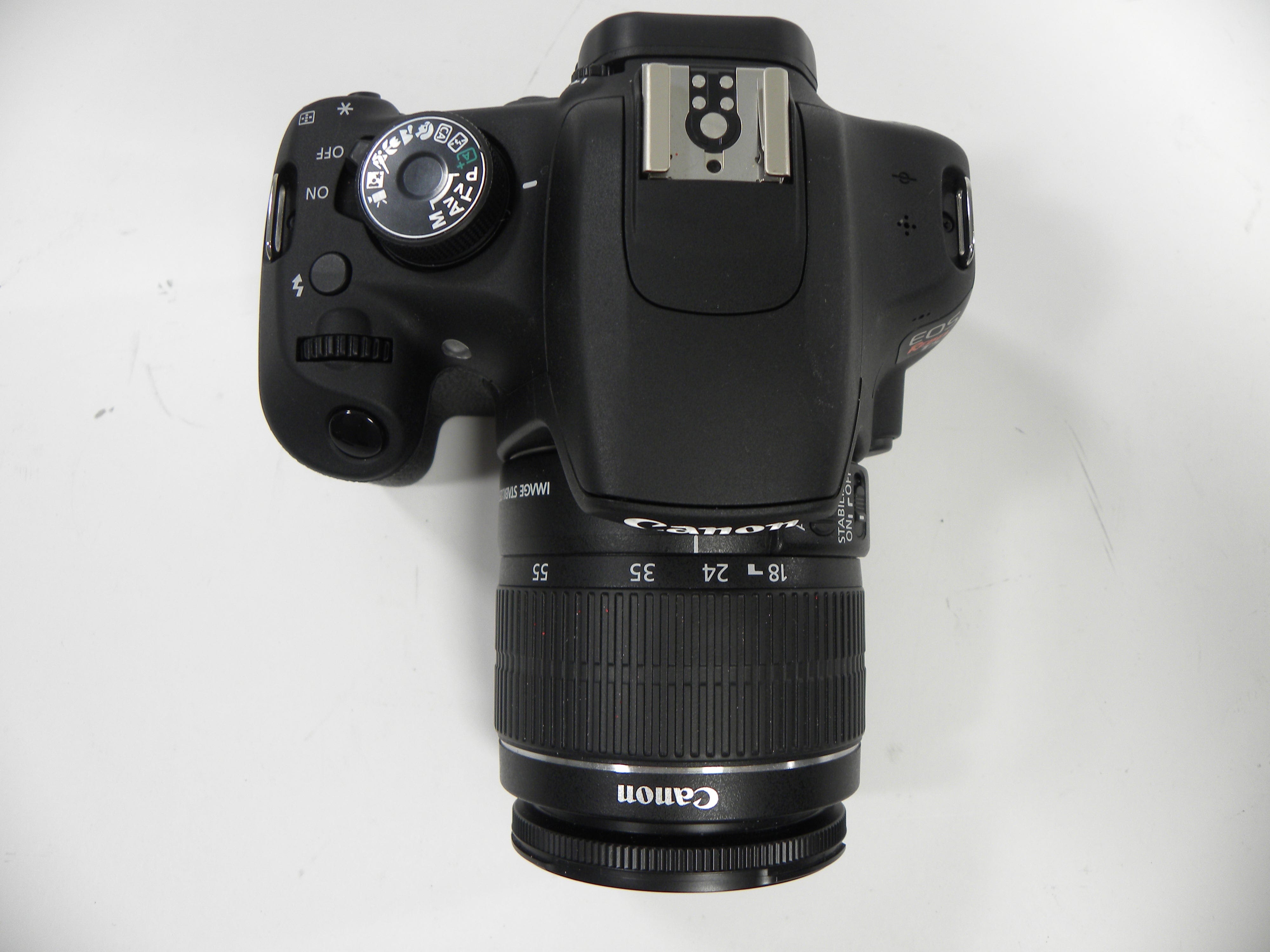 Canon EOS Rebel T5 18mp Digital SLR w/EF-S 18-55 IS II Shutter Ct. 811
