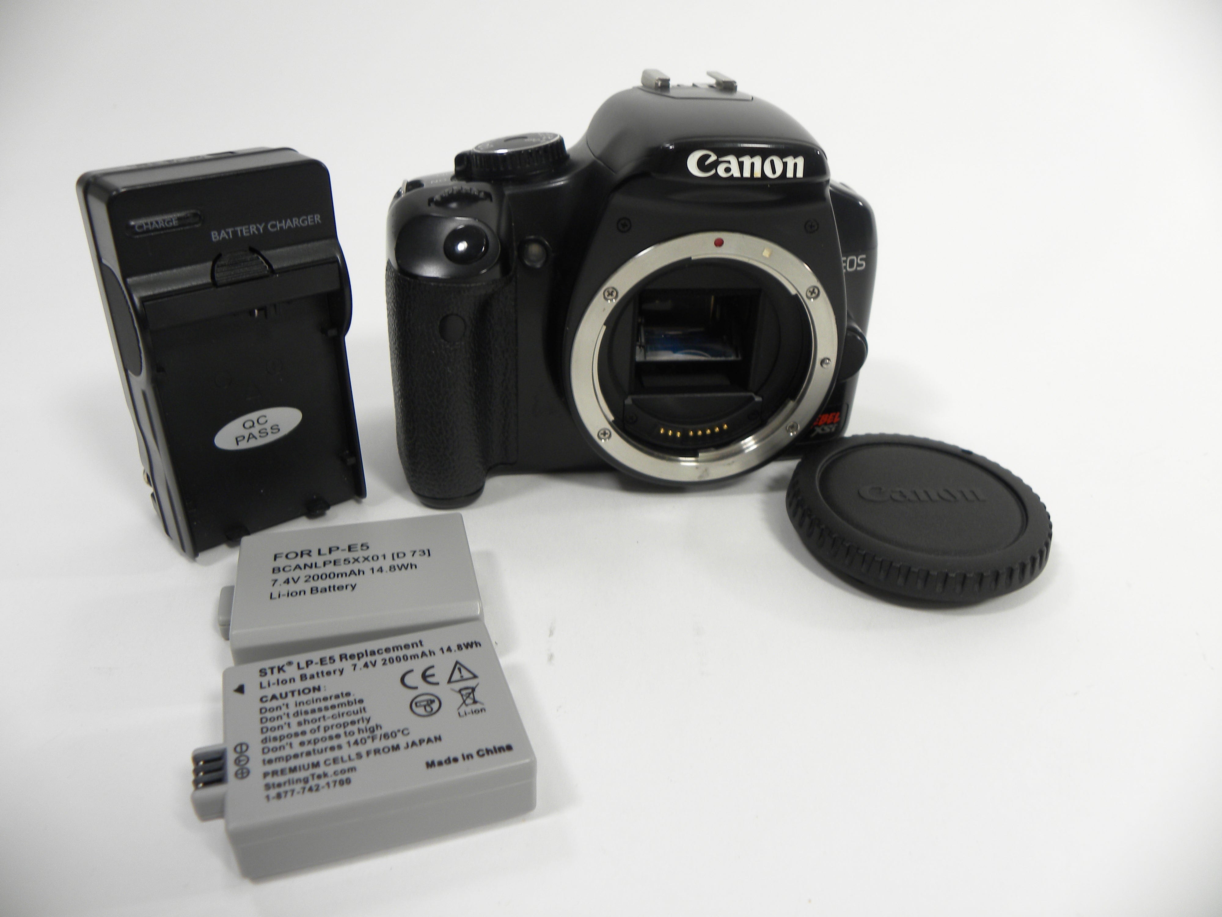 Canon EOS Rebel XSi 12.2mp Digital SLR Body Only shutter ct. 21,832