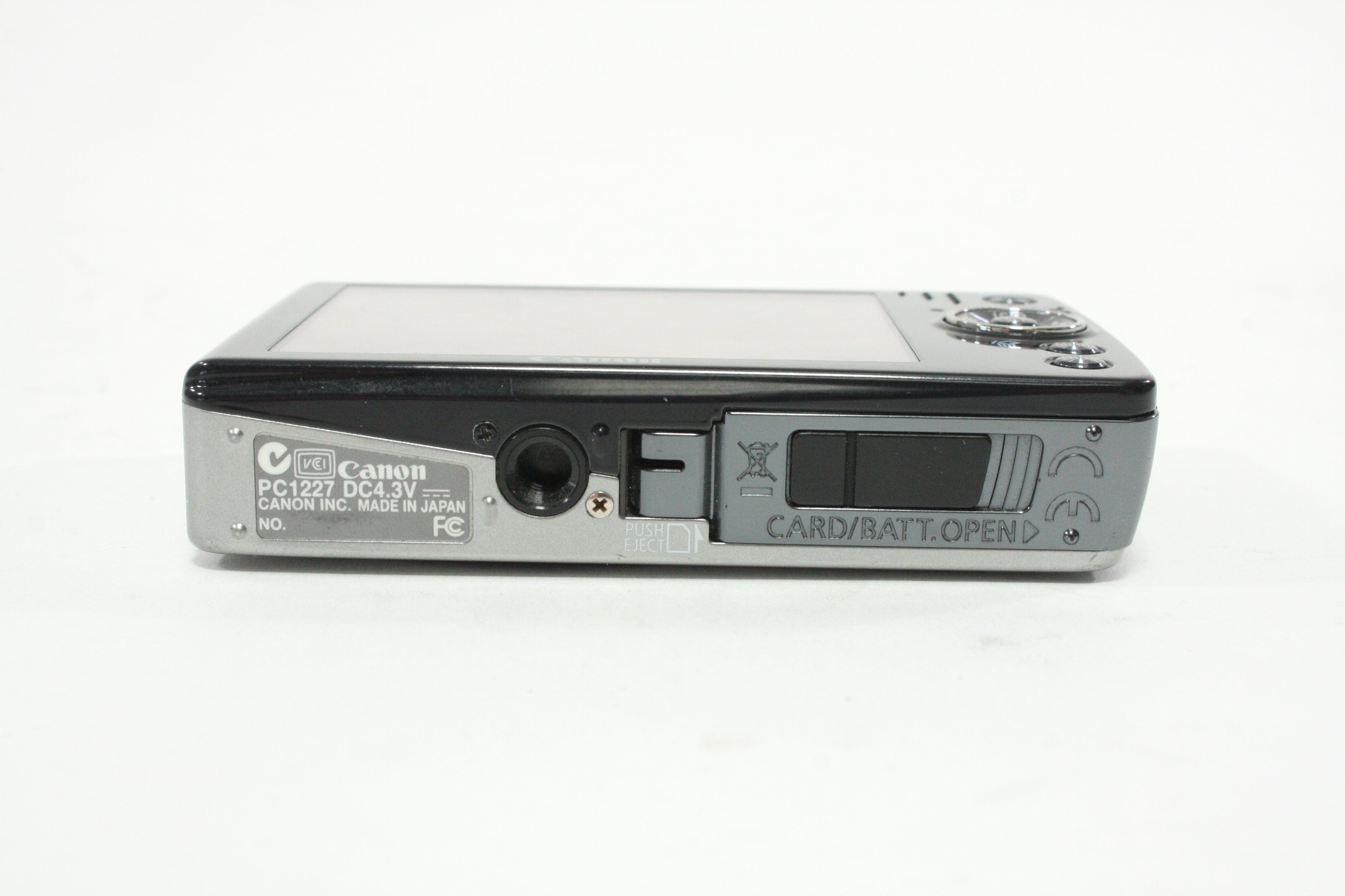 Canon SD750 Digital Point-and-Shoot 3x Zoom 7.1mp