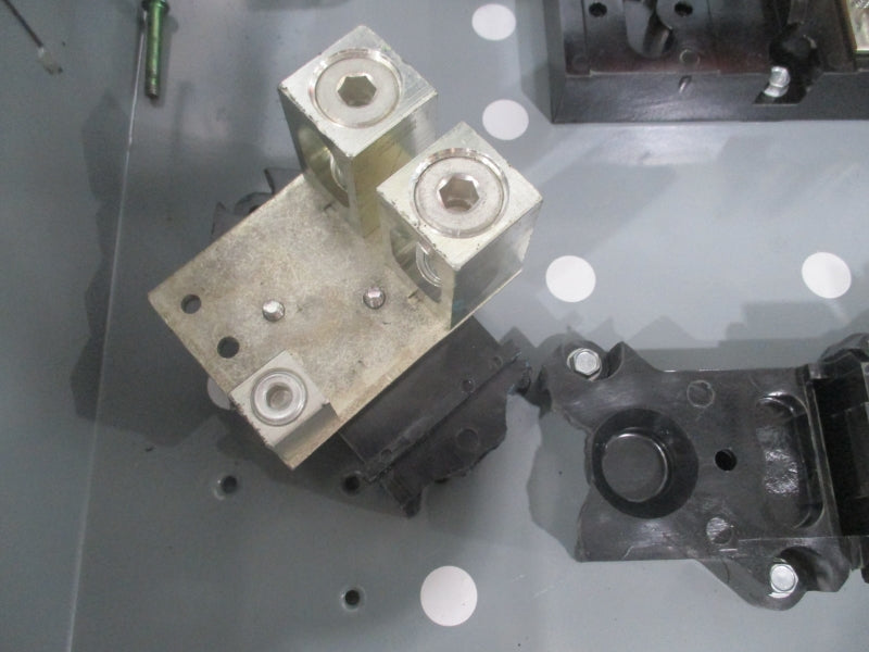 SQUARE D D225NR SER. E01 240VAC 400A (AS PICTURED) NSMP