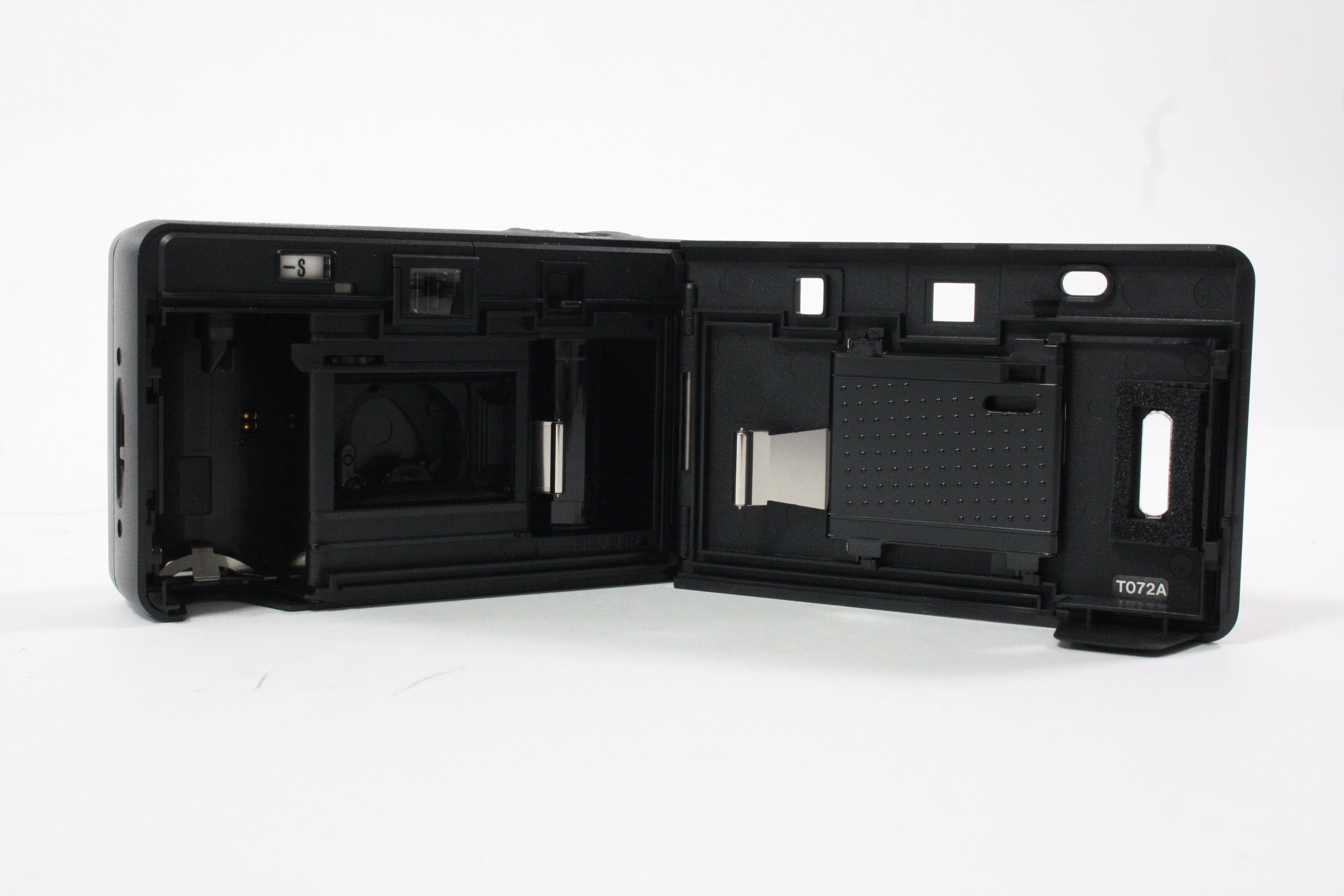 Chinon Dual-P AF Program 35mm Camera