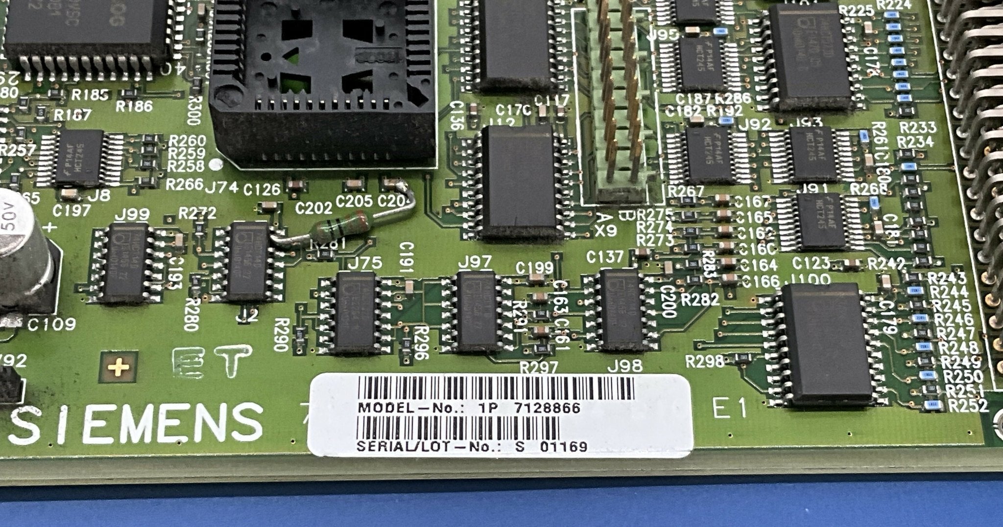 CPU_D10_IS_OPEN (7128866/07128866 SIEMENS