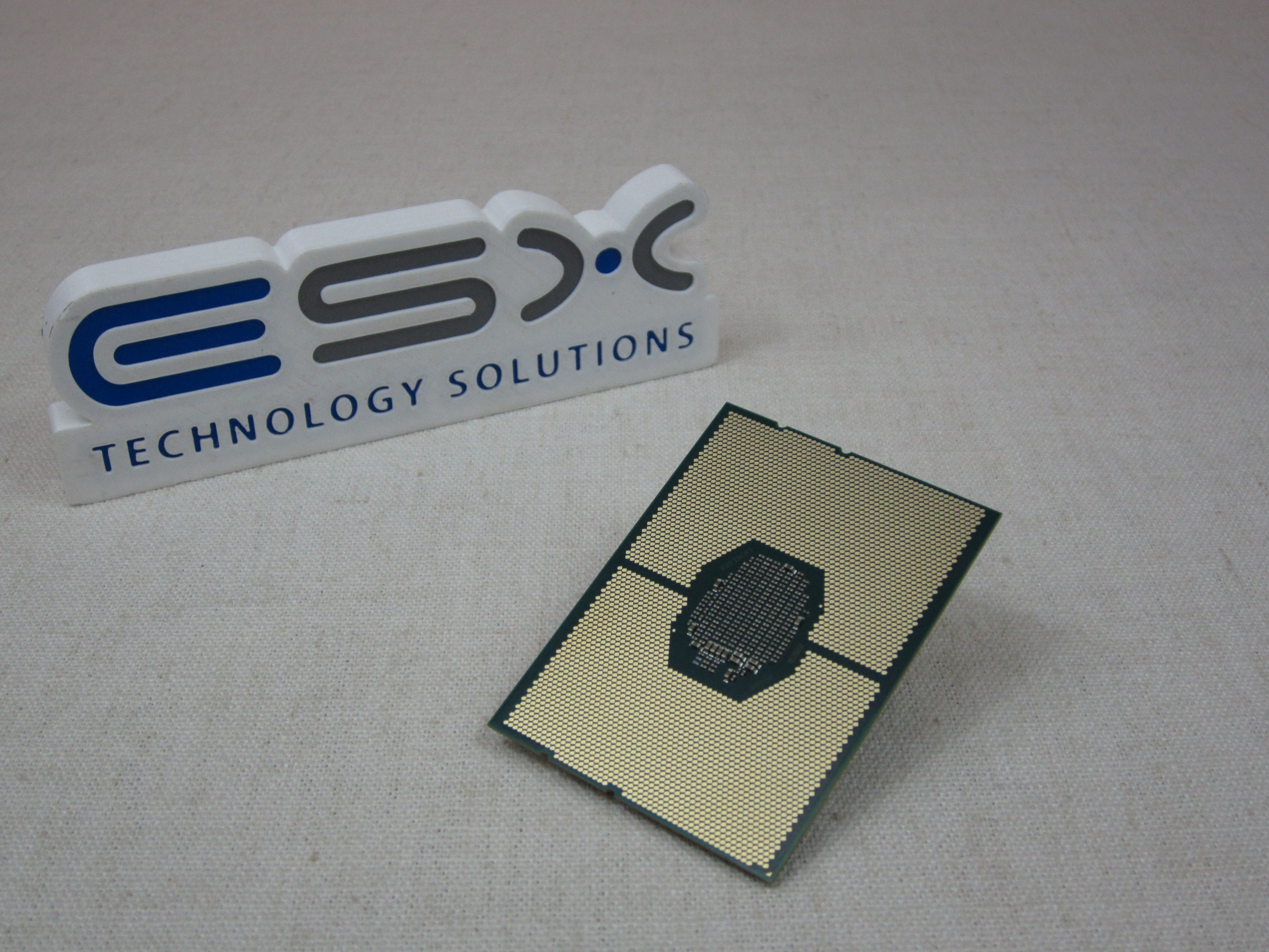 Intel Xeon 20-Core Gold 6230N @ 2.3GHz 27.5MB 125W LGA3647 Processor SRFPR CPU
