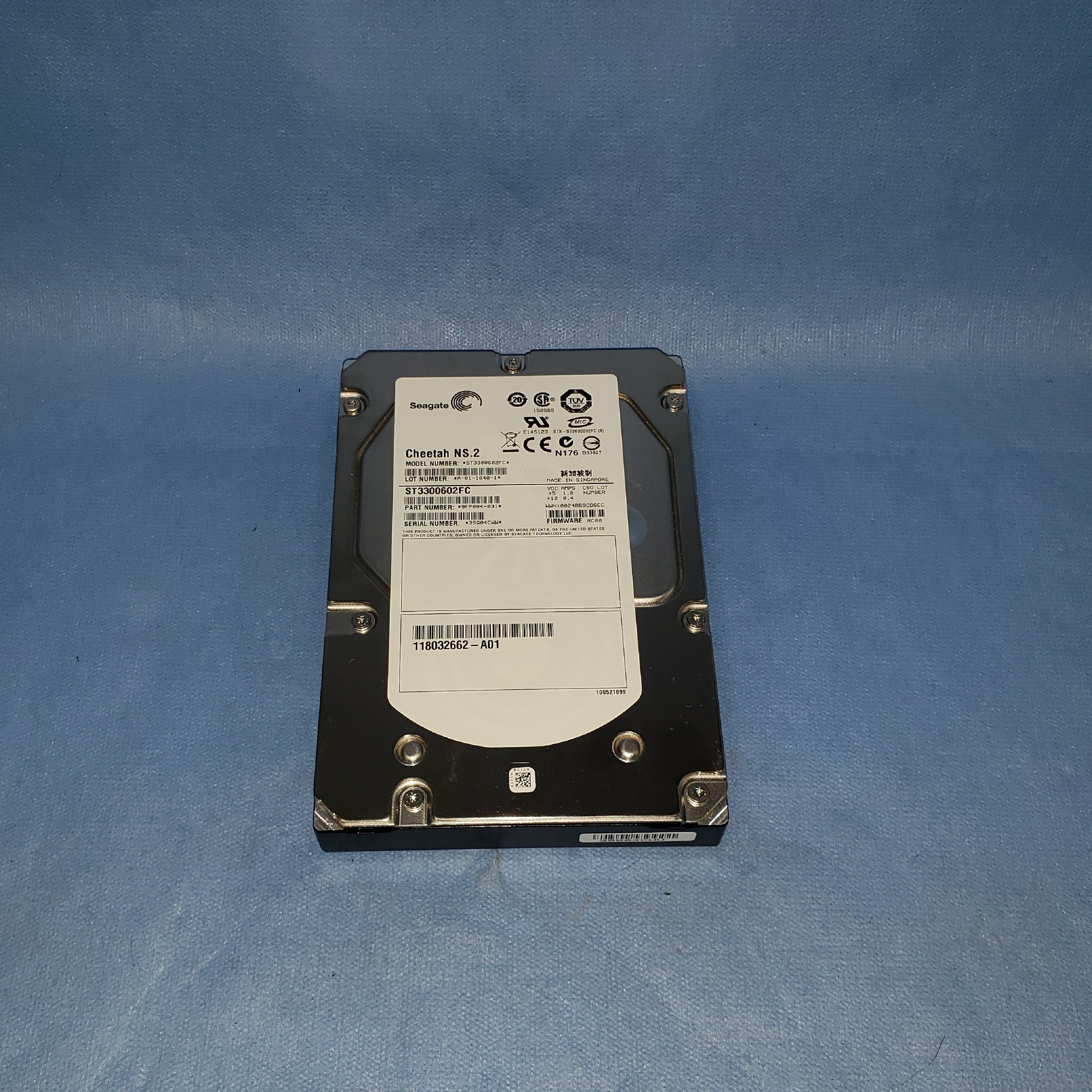 Seagate 300GB 10K 16MB 3.5" FC Hard Drive - PN: 9FP004-031