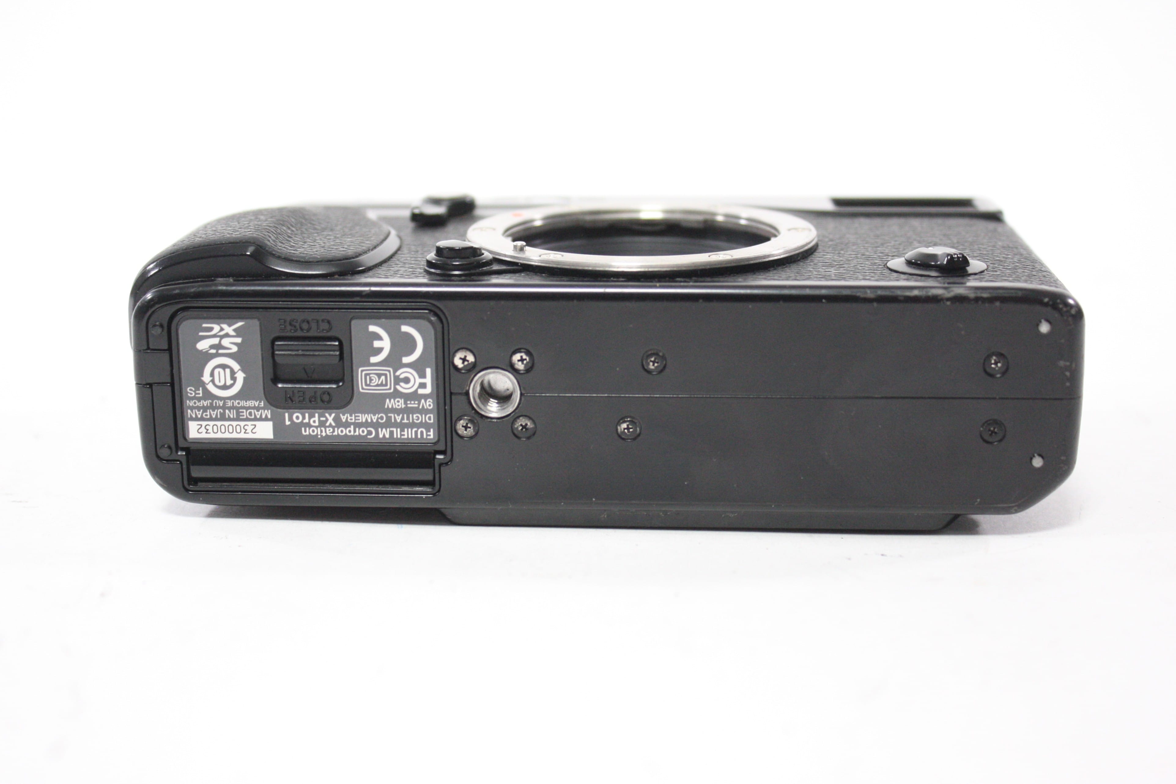 Fujifilm X-Pro1 Digital Mirrorless Camera (Please Read)