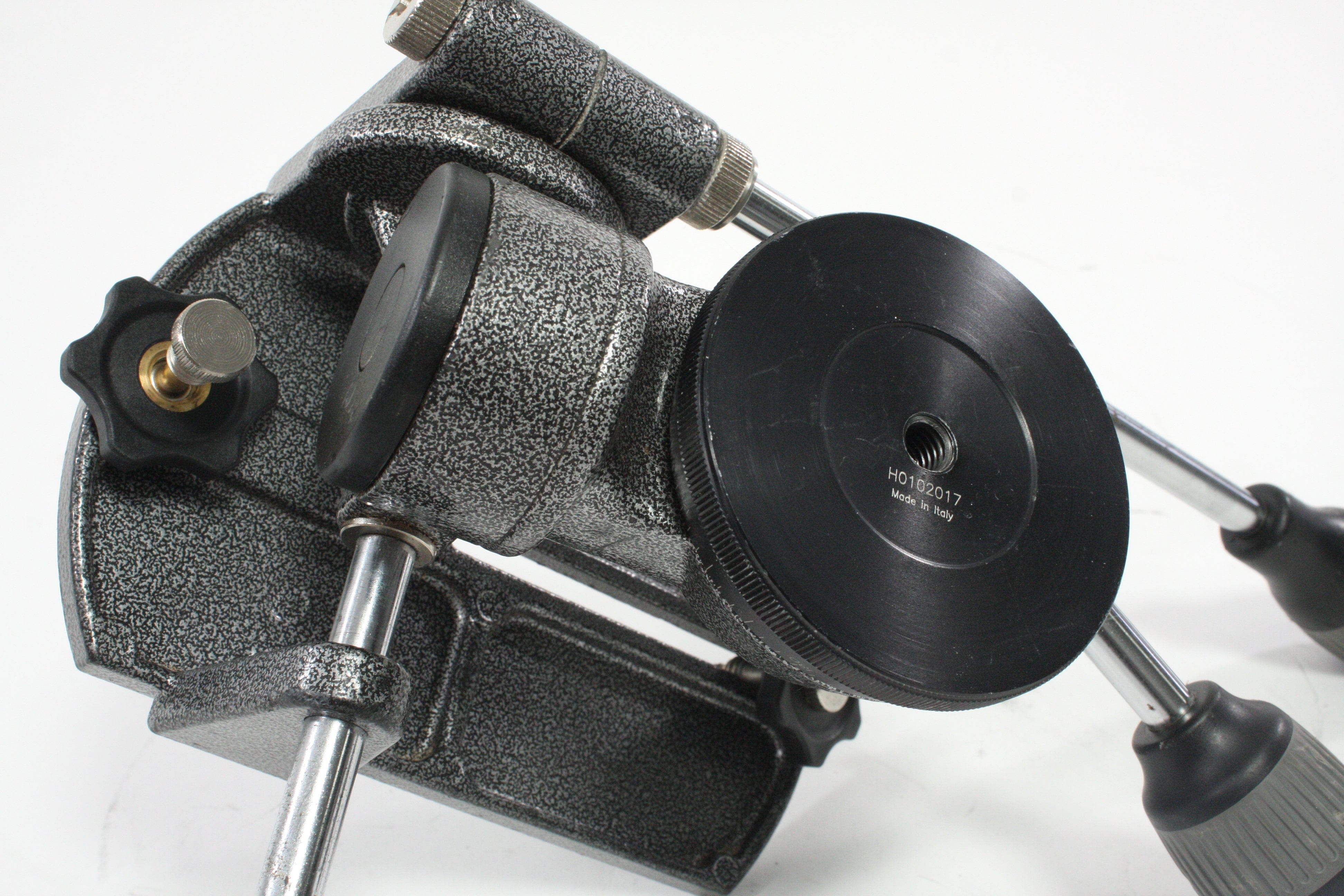 Gitzo G1570M Pan Tilt Head