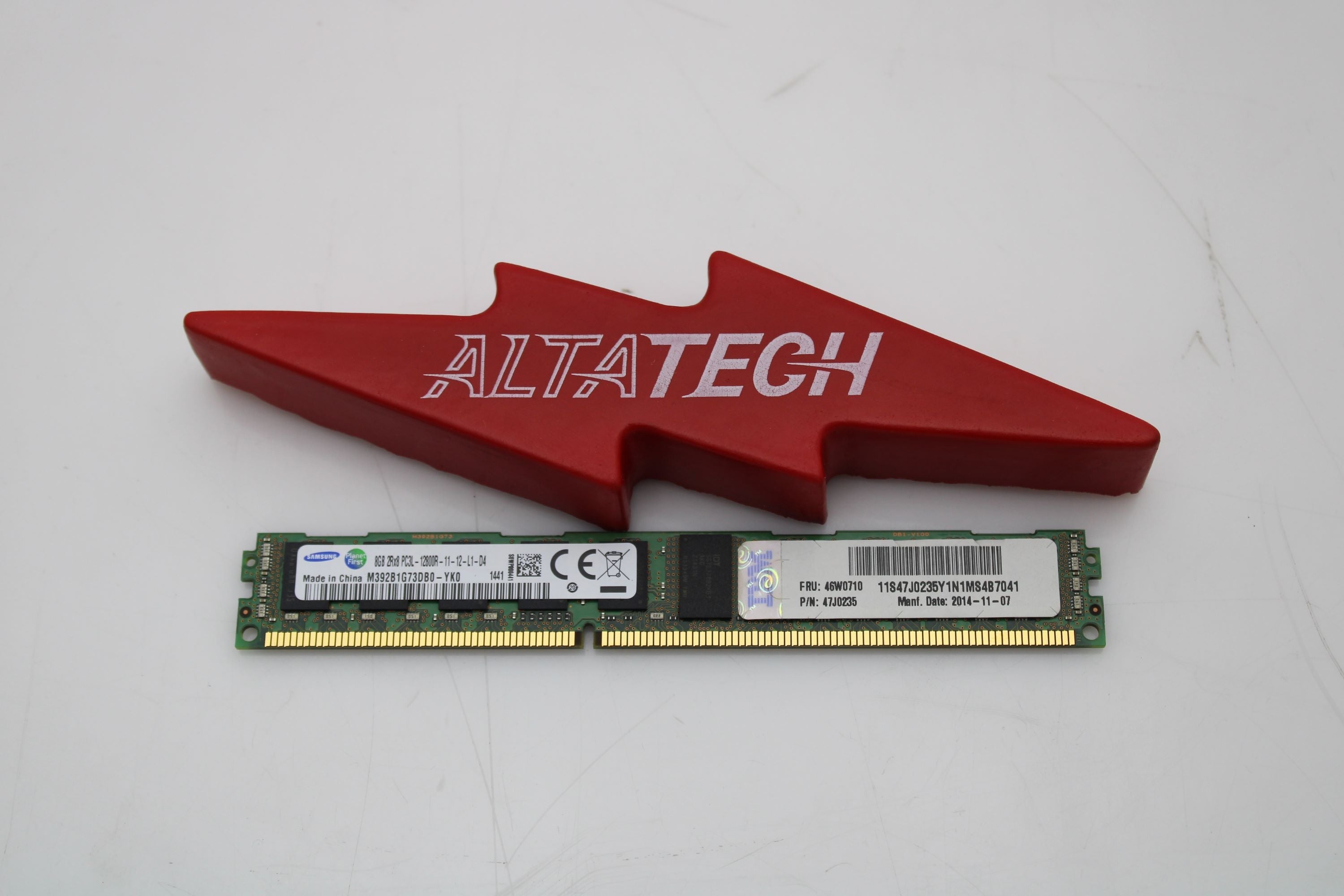 IBM 47J0235 8GB PC3L-12800R DDR3-1333 2RX8 VLP