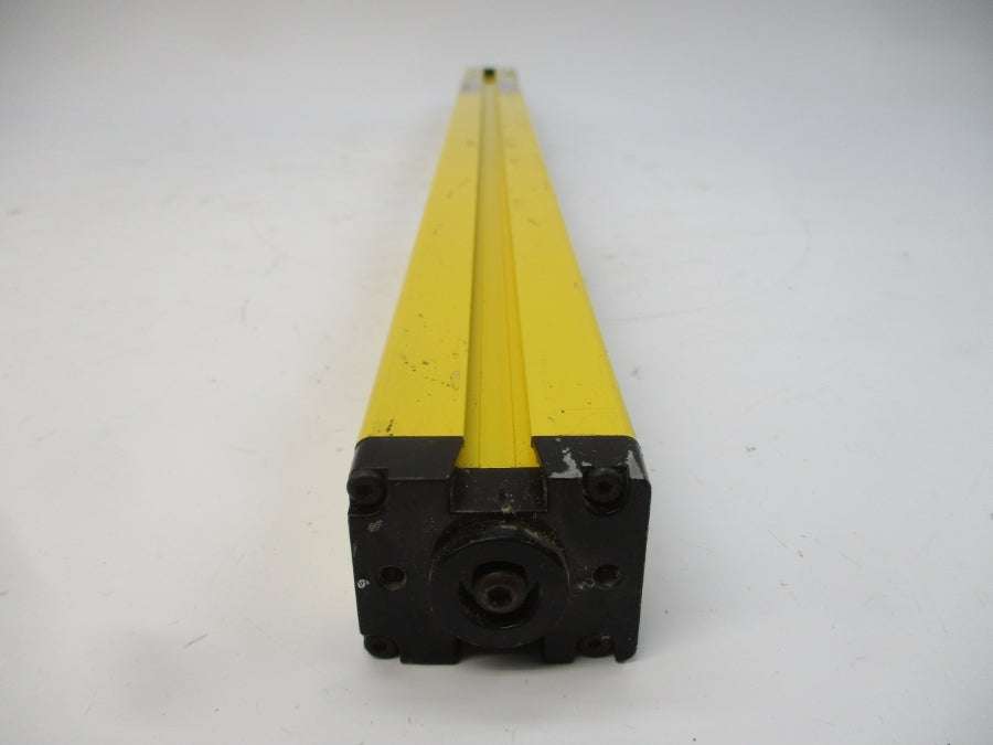 BANNER ENGINEERING SLSR30-600Q8 24VDC 0.275A (AS PICTURED) UNMP